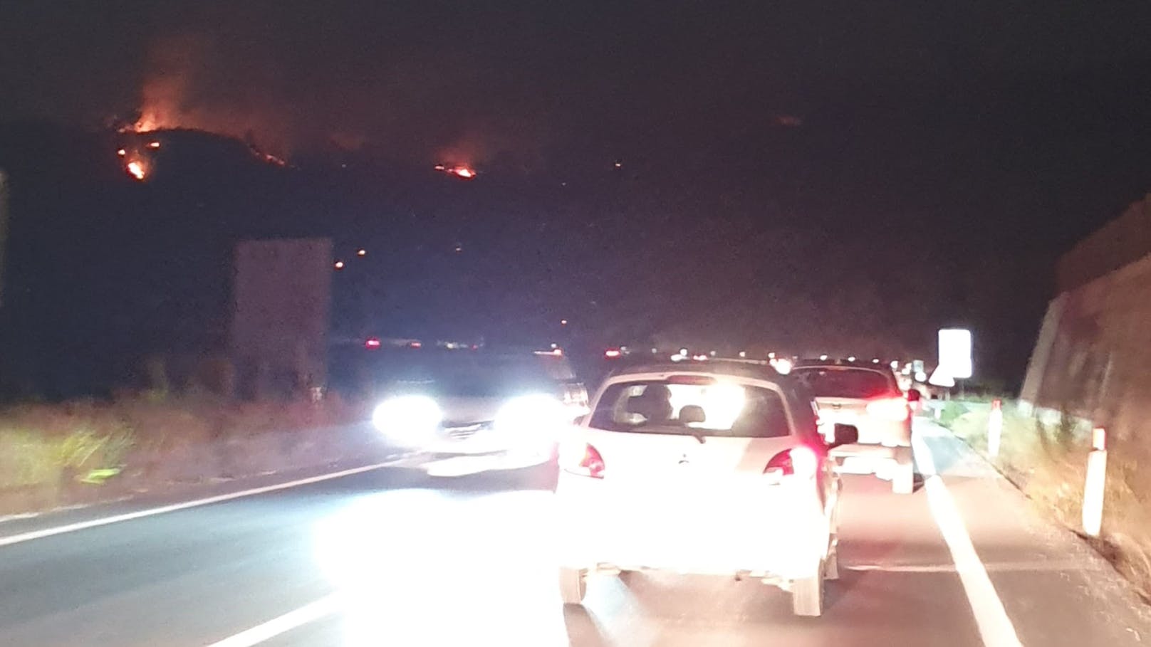 400 Hektar vernichtet! Waldbrände wüten auf Sizilien