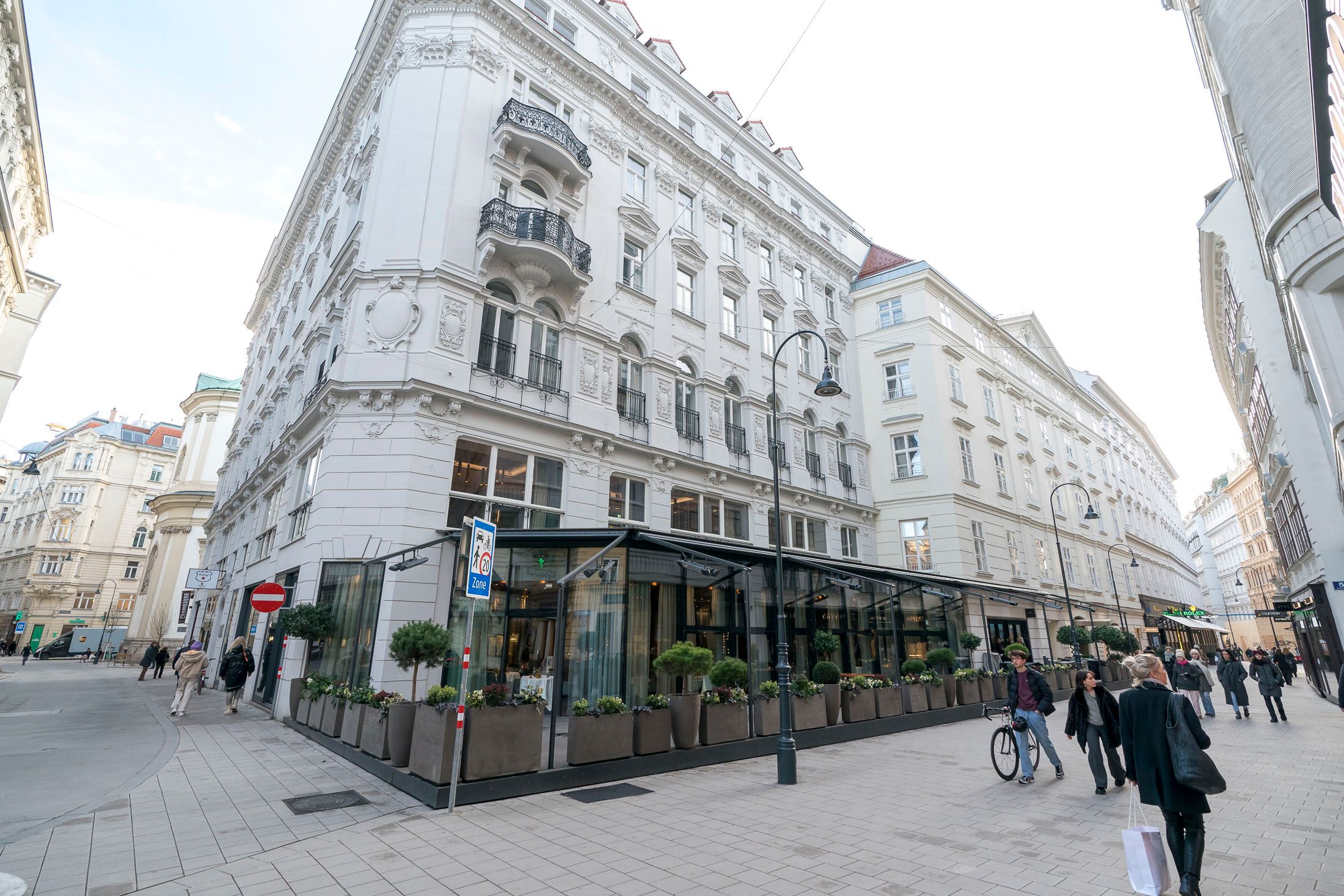 Am Samstag löste eine Identitären-Demo Angst und Schrecken in einem Wiener Lokal aus.