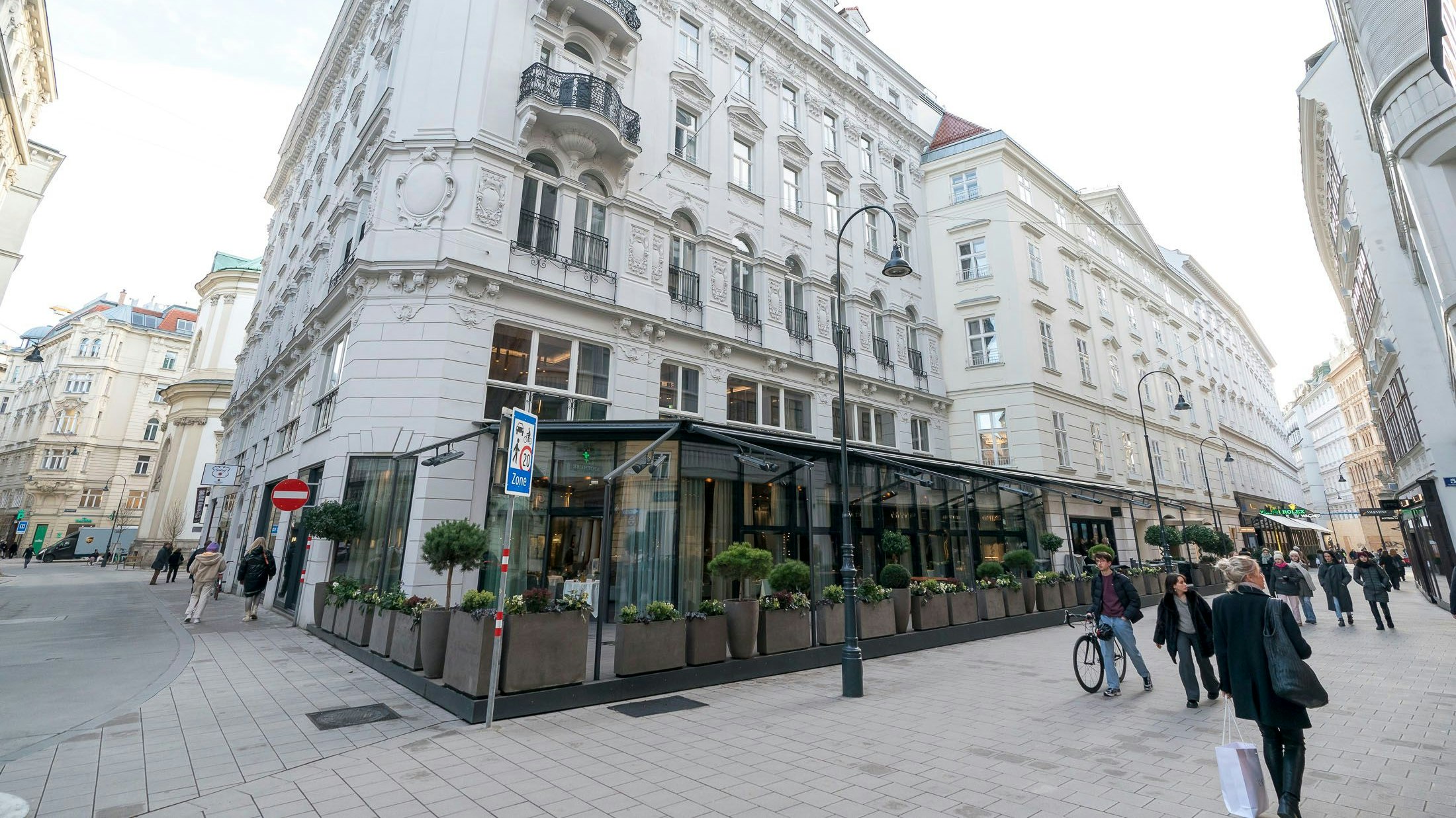 Massenpanik in Wiener City: "Mussten in Gastro-Keller"