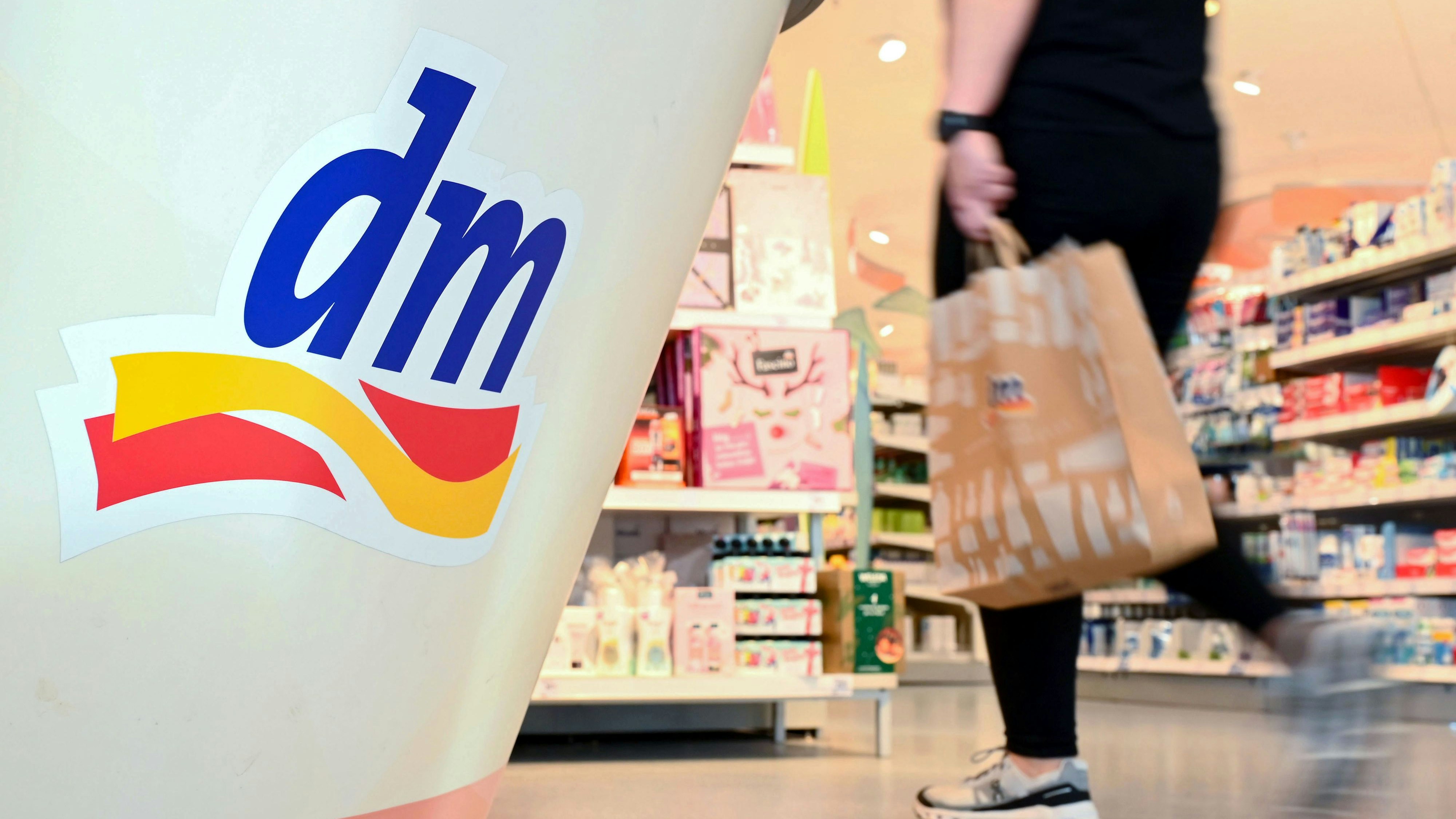 Neben der Einsparung von Papier bietet die eBon-Nutzung die einfache und schnelle Archivierung aller Rechnungen – so haben Kundinnen und Kunden ihre Einkäufe auf einen Blick am Smartphone parat.