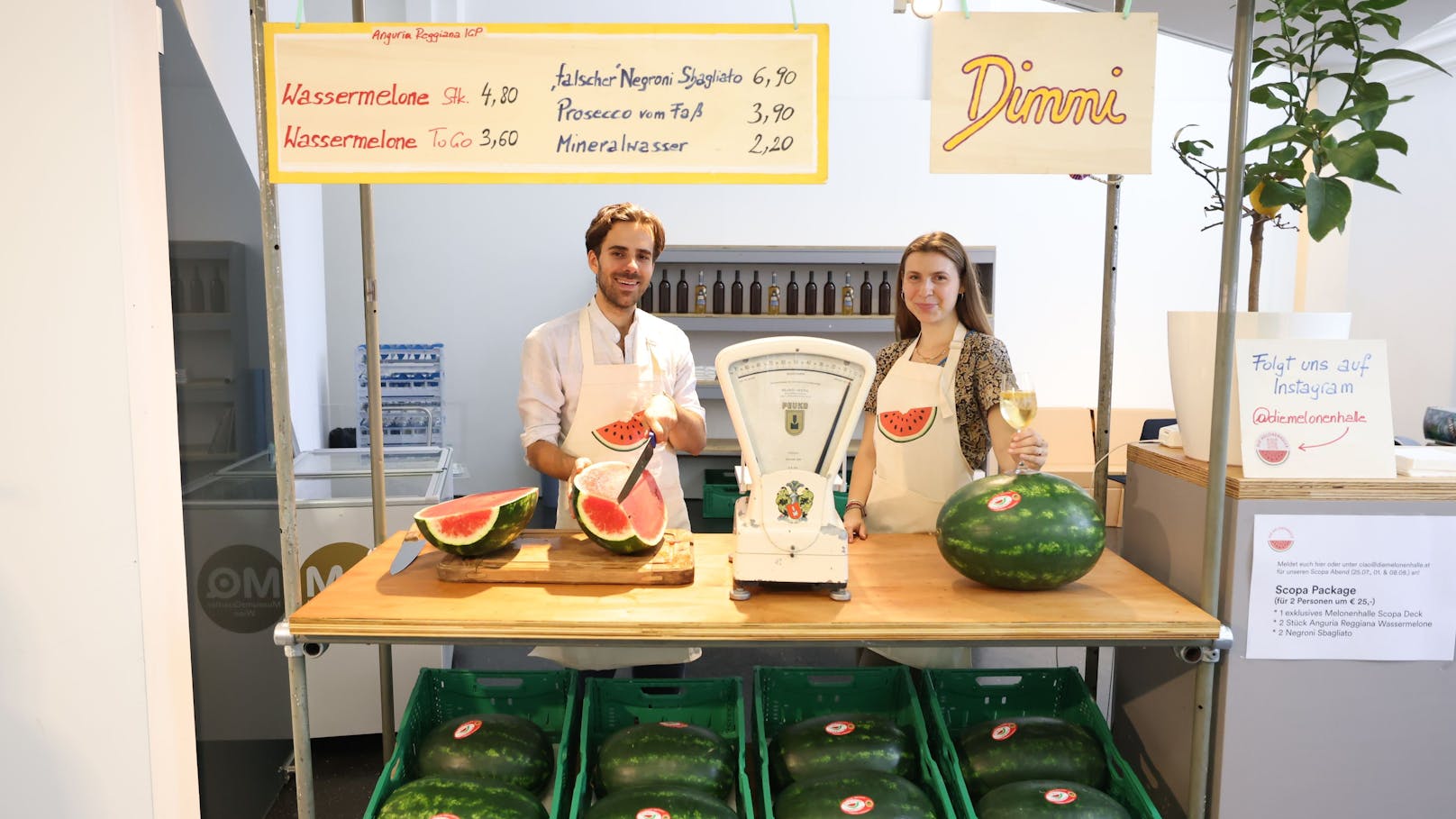 Paul und Freundin Rachel in der Melonenhalle.