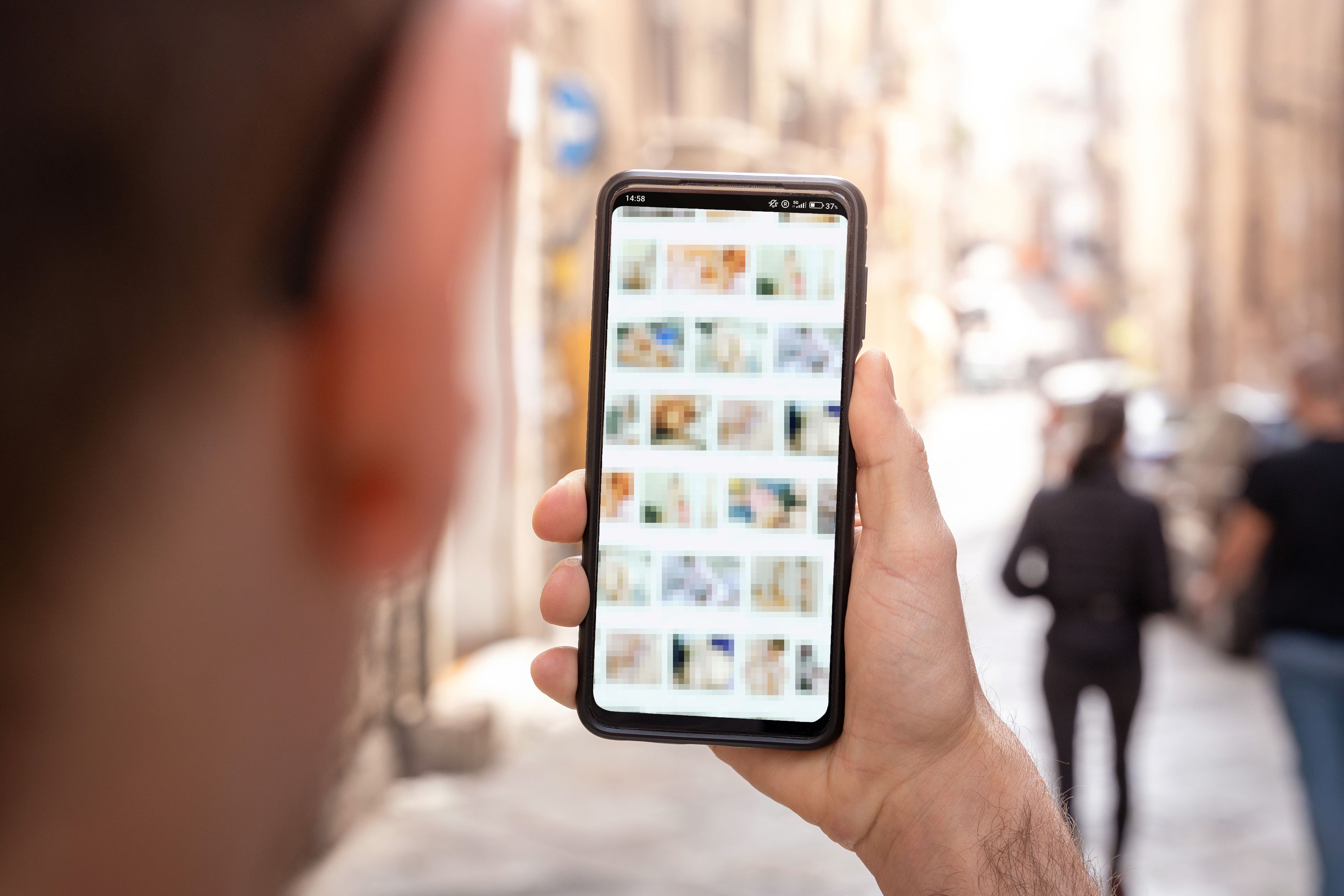 Leider kein Einzelfall: Viele Teenager bekommen von Nacktfotos Angstzustände