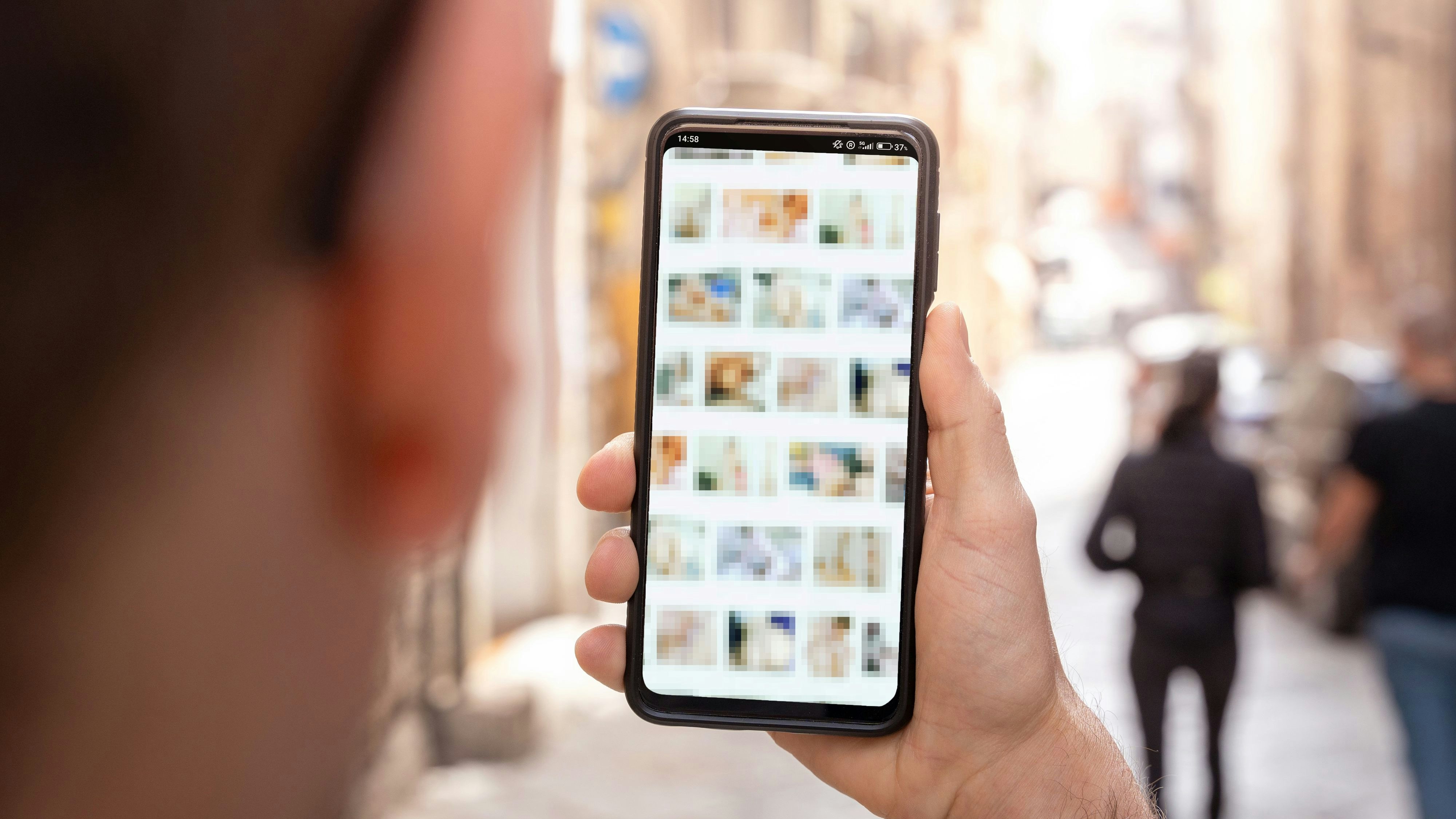 Leider kein Einzelfall: Viele Teenager bekommen von Nacktfotos Angstzustände