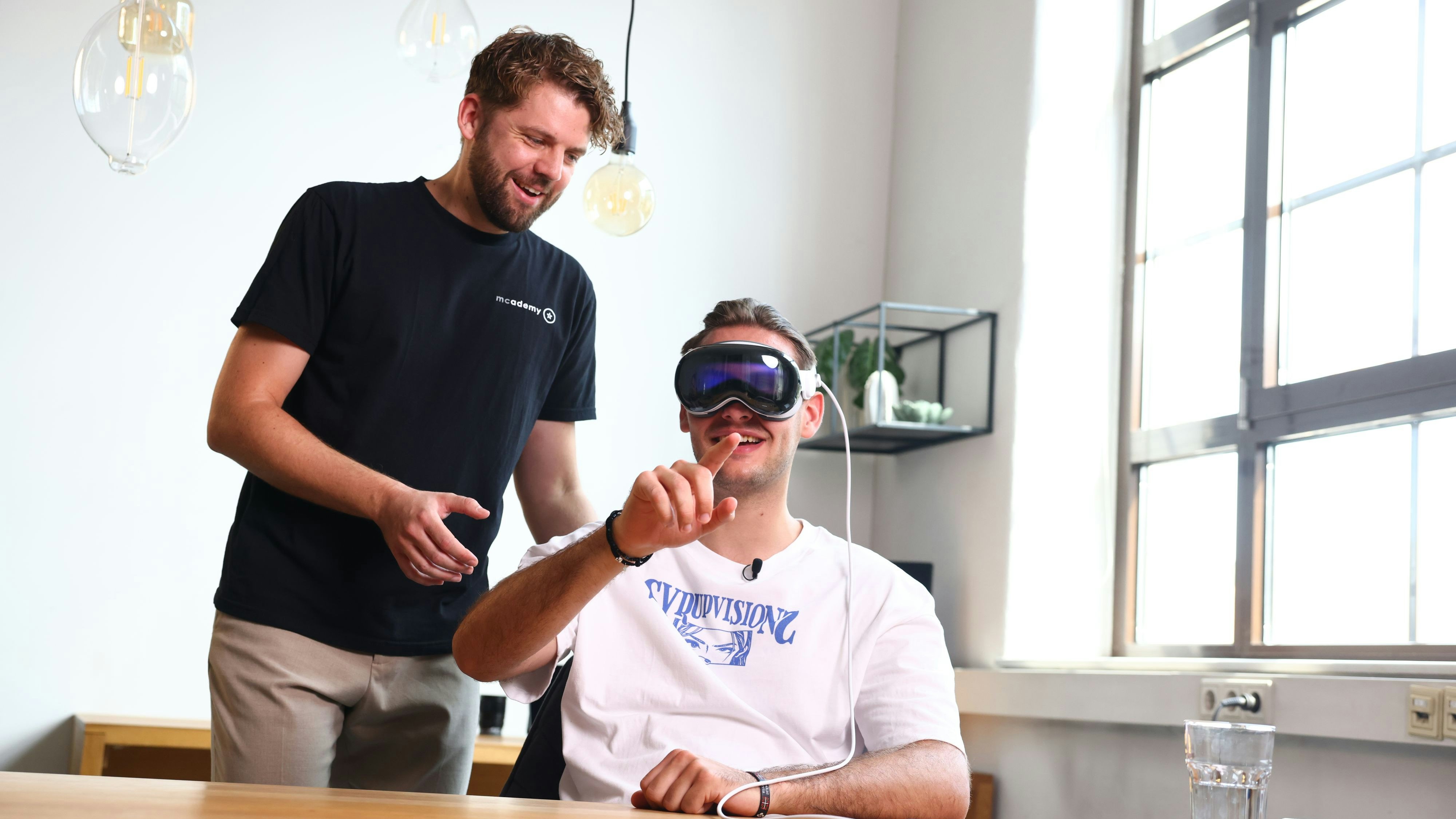 Mcademy-Experte Daniel Feik erklärt den Umgang mit der Vision Pro