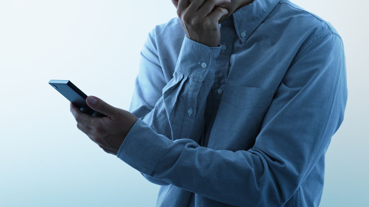 Der Mann wurde Opfer dreister Internet-Betrüger. Symbolbild. 