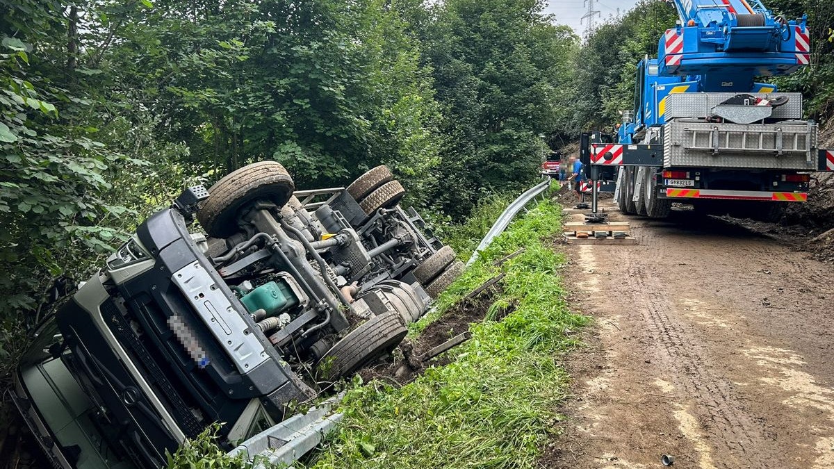 Am Montag, 22. Juli, wurde die FF Mautern zu einer LKW-Bergung gerufen.