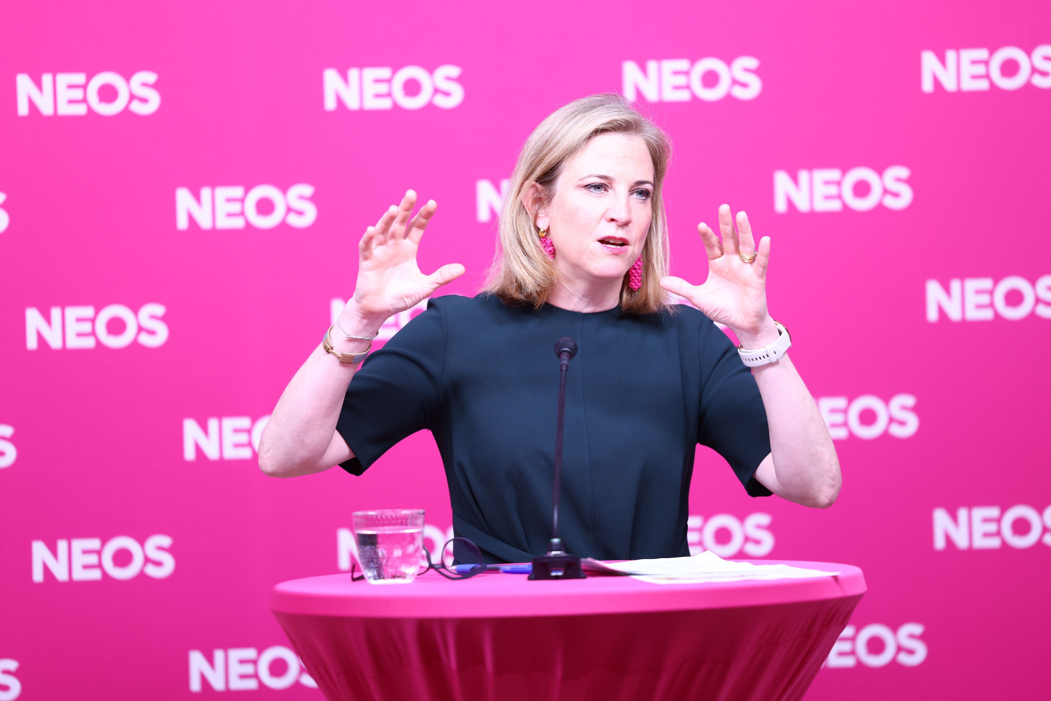 NEOS-Chefin Beate Meinl-Reisinger hat für die Nationalratswahl am 29. September klare Ziele.