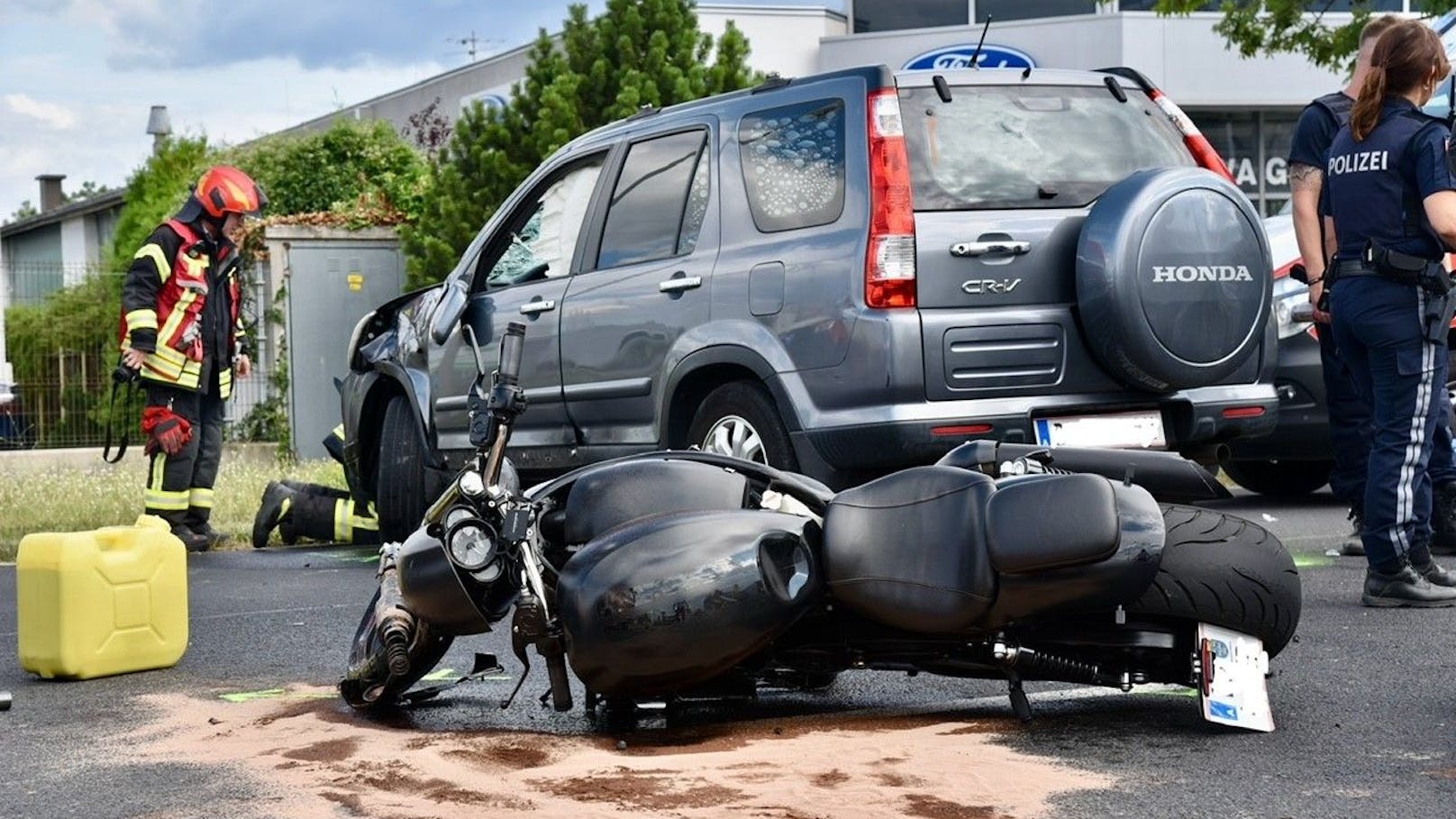 Schwerer Crash mit Harley-Davidson fordert 3 Verletzte
