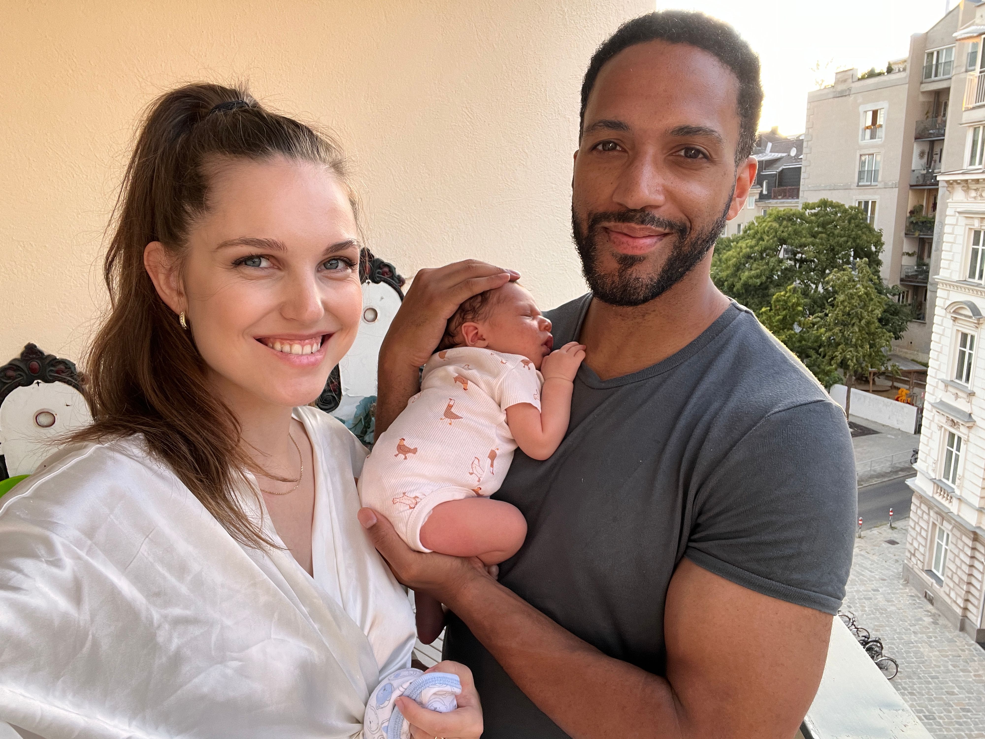 Cesár Sampson mit seiner Ehefrau Frederika und Sohn Dion.