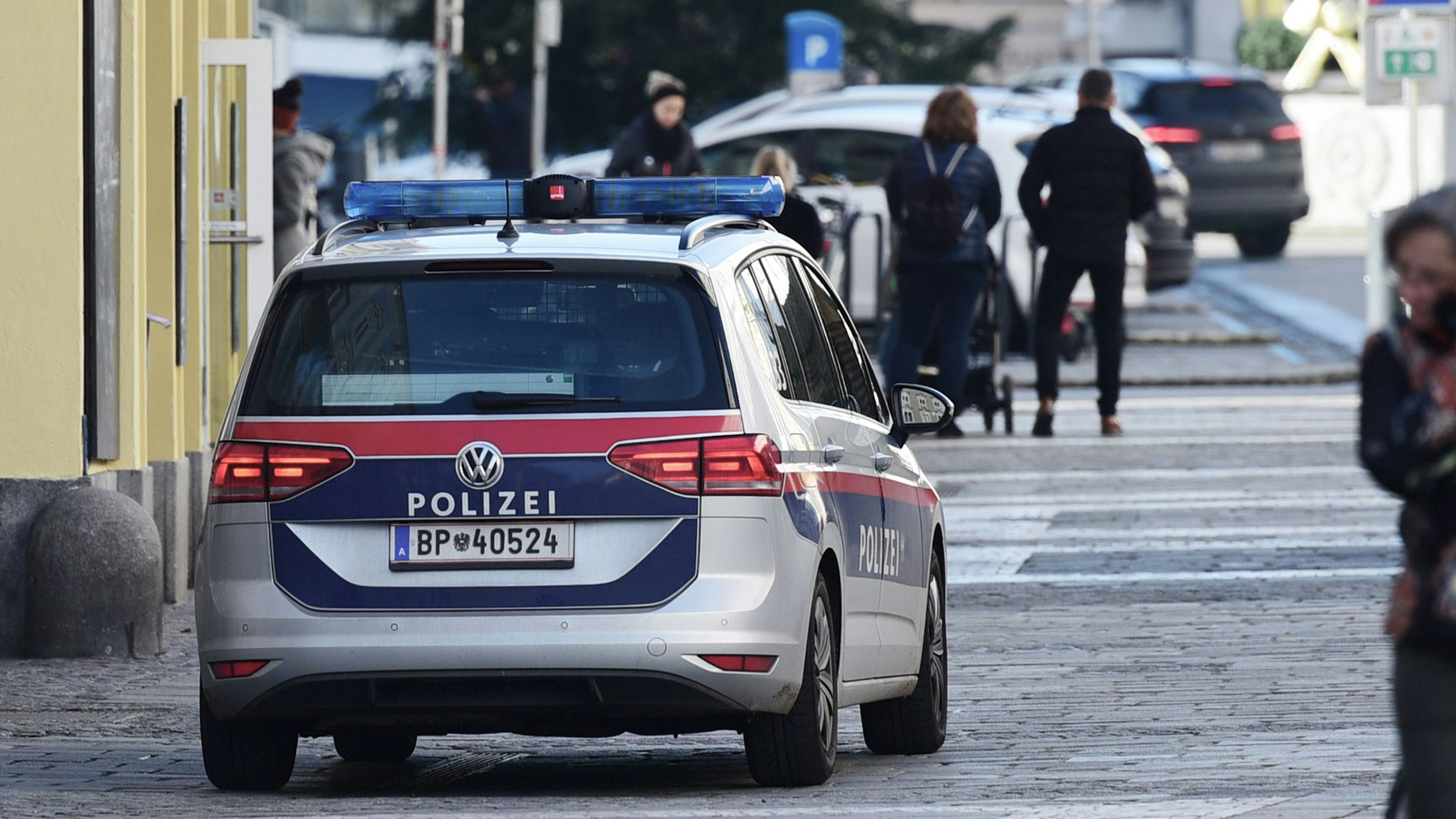 Heute.at - Teenie-Bande bedroht Mann in Favoriten mit Pistole