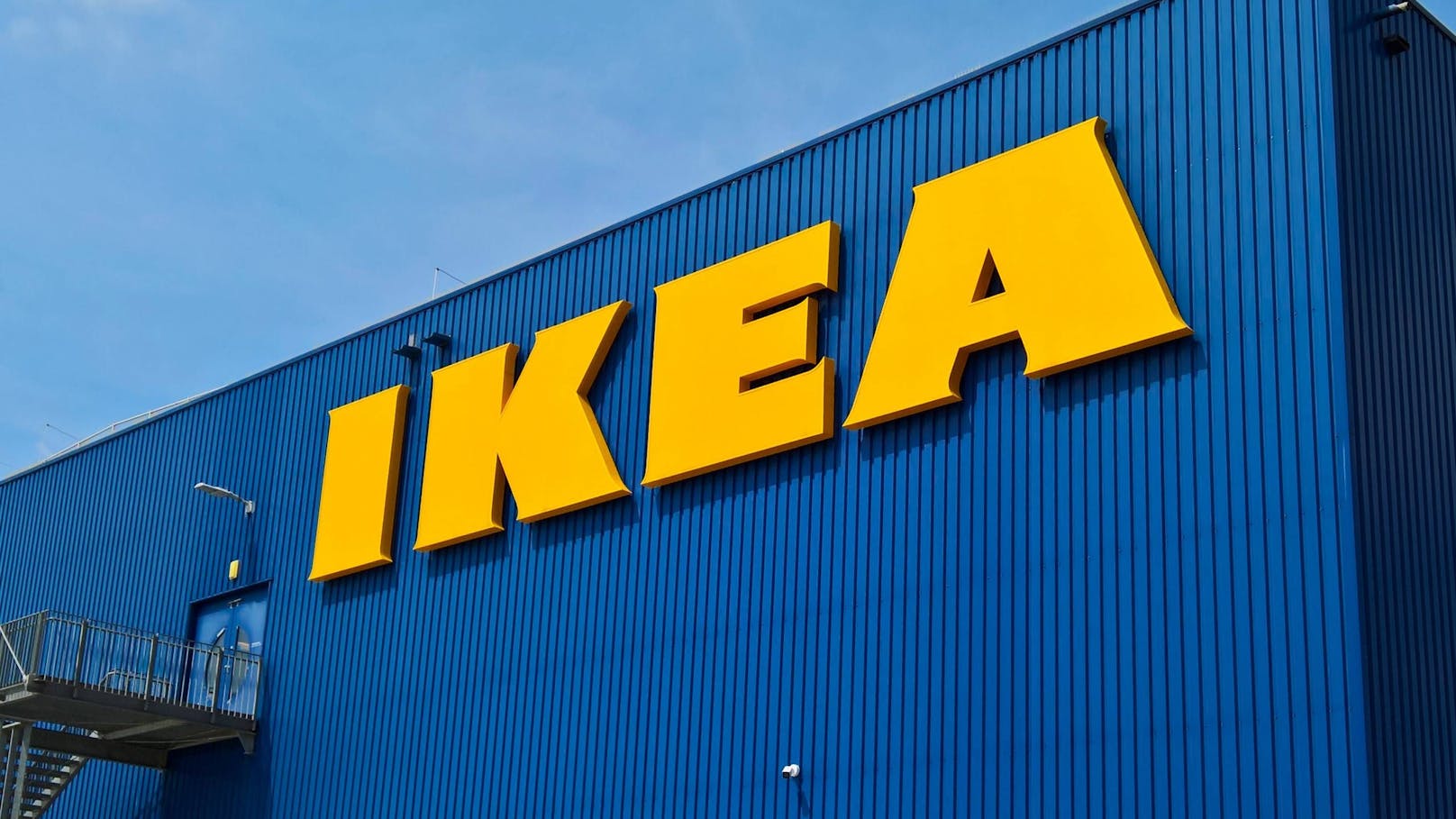 Olympia-Matratzen zu hart, Schwedinnen fahren zu IKEA