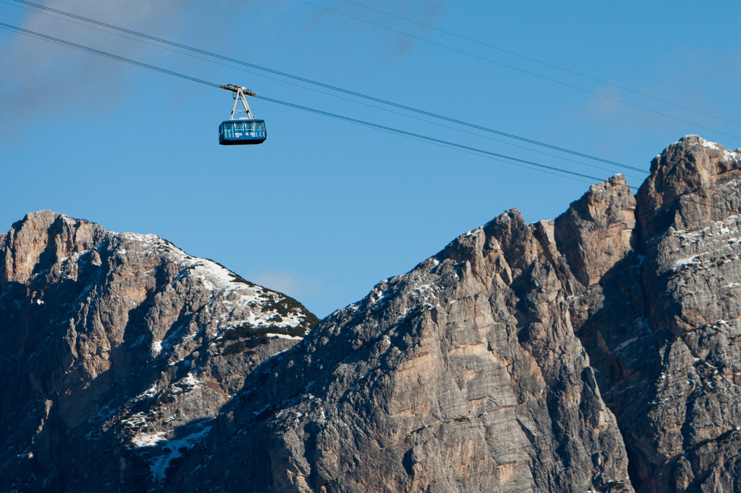 Der Vorfall ereignete sich in der Seilbahn Freccia nel Cielo – diese wird auch im Alpinen Ski-Weltcup genutzt. 