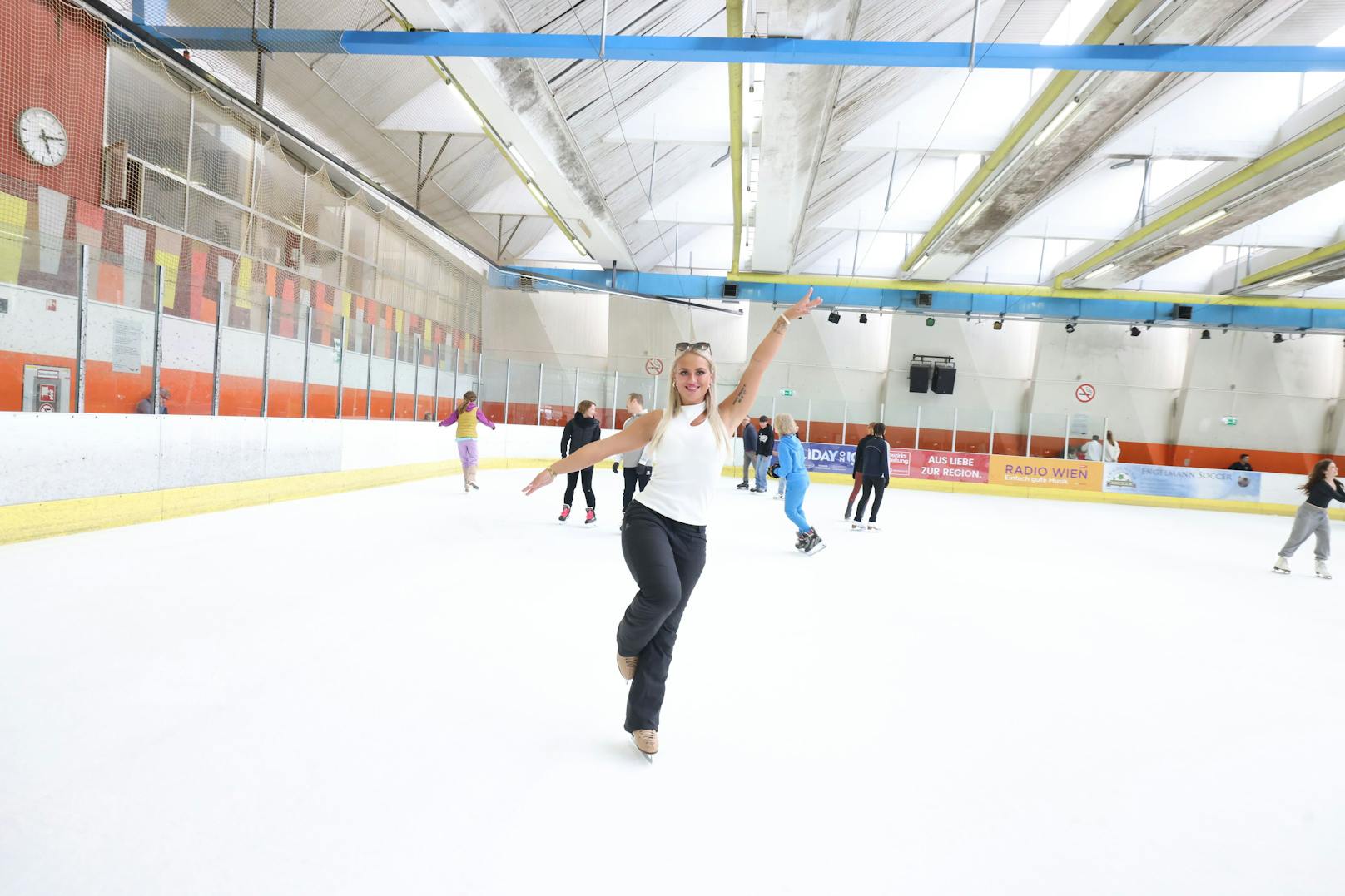 Profi-Eiskunstläuferin Raphaela Ruzek.