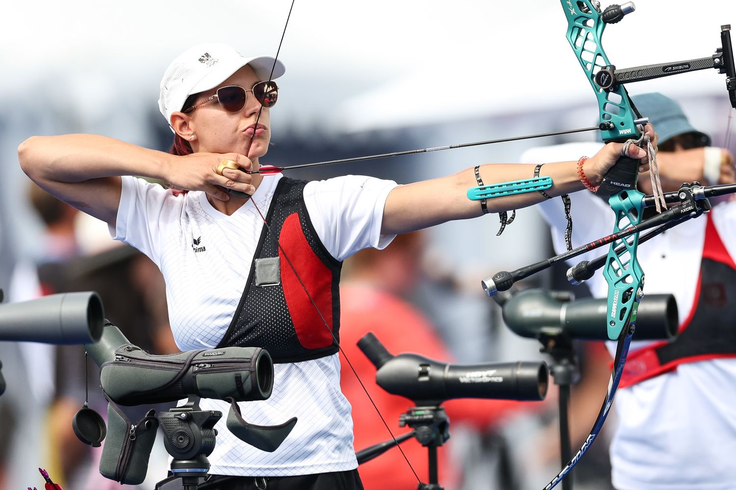 Bogenschützin Elisabeth Straka