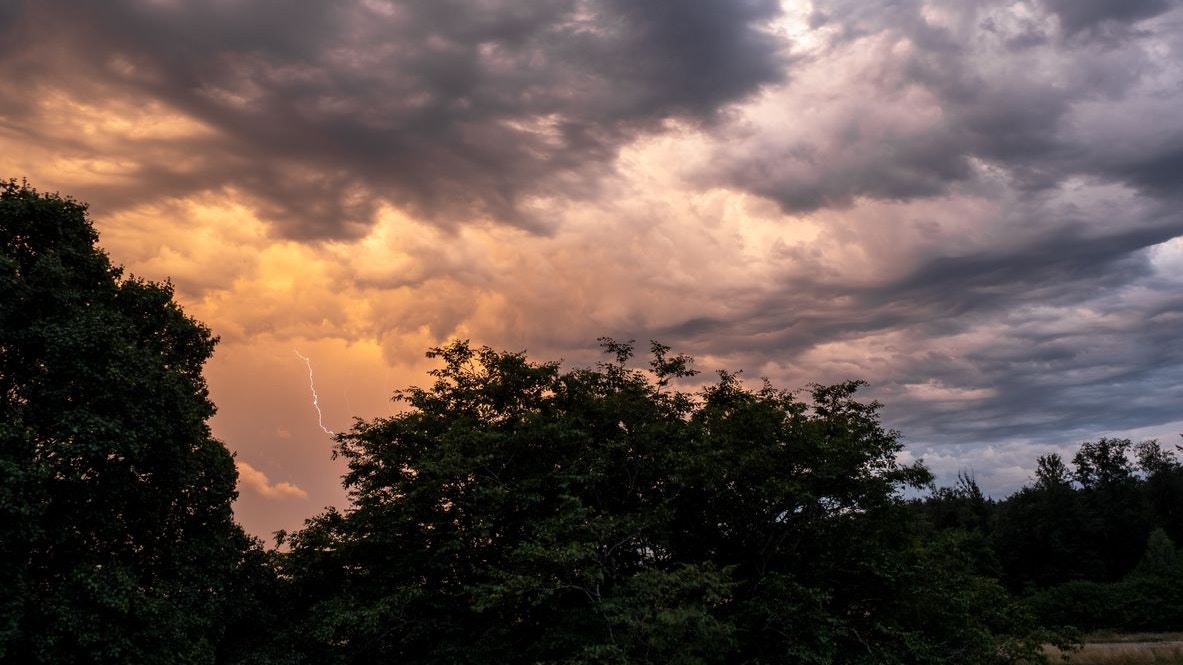 Heute.at - Erst 35 Grad, dann ziehen heftige Gewitter durchs Land
