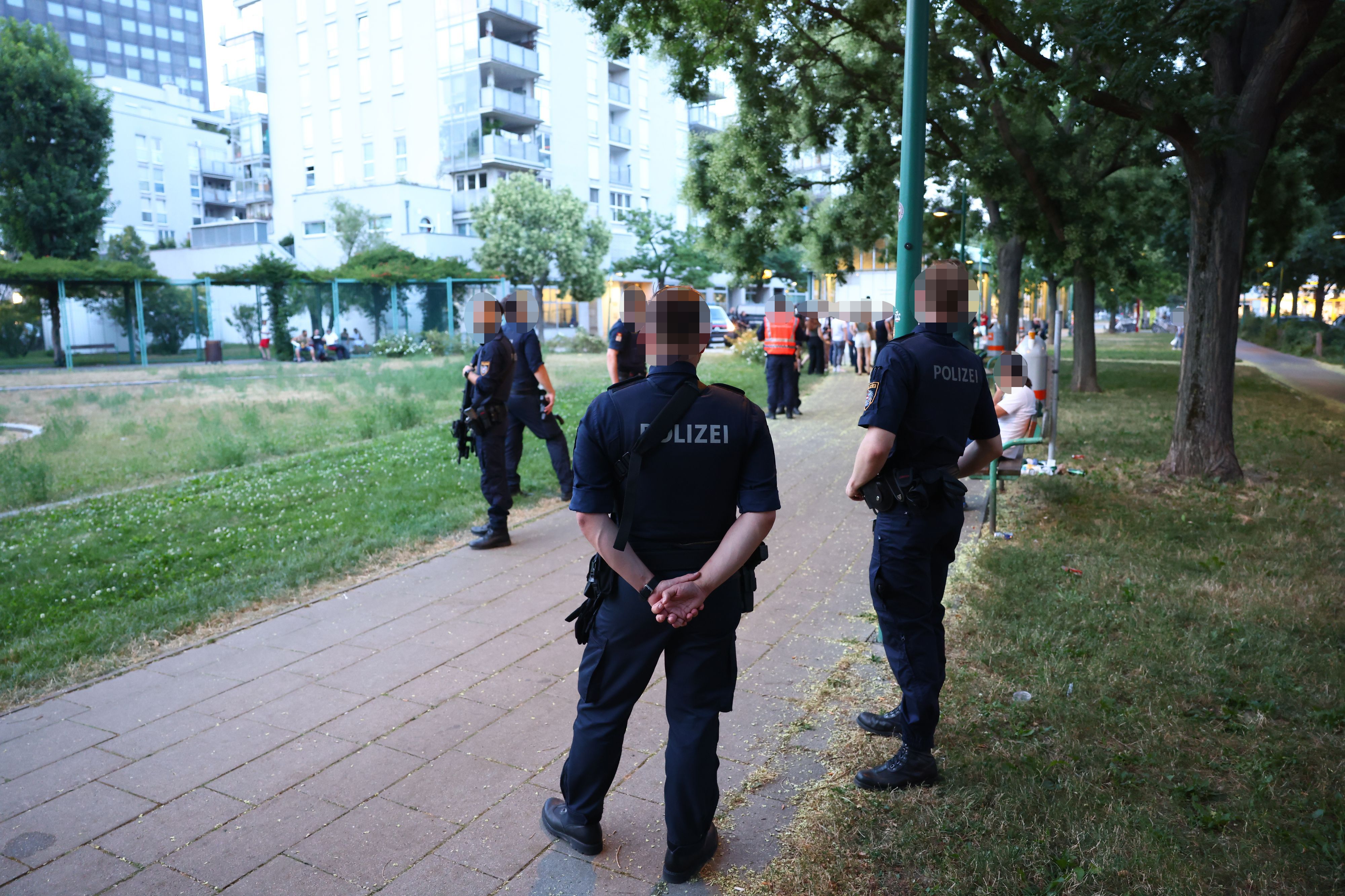 Akribische Ermittlungen führten zu zwei Festnahmen - dennoch haben viele Anrainer Angst.