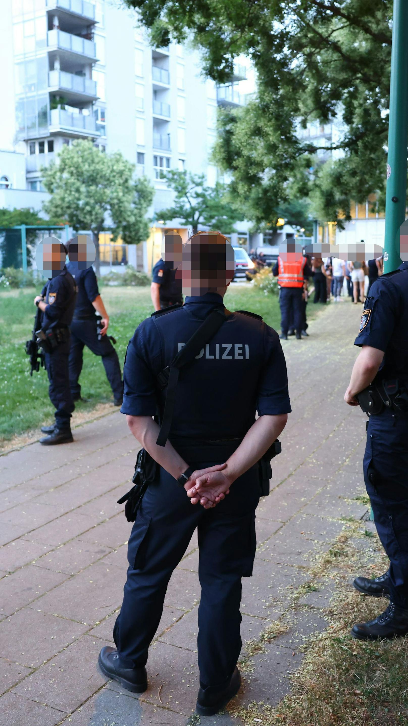 Maskierte Bande raubt zwei Teenager in Wien aus