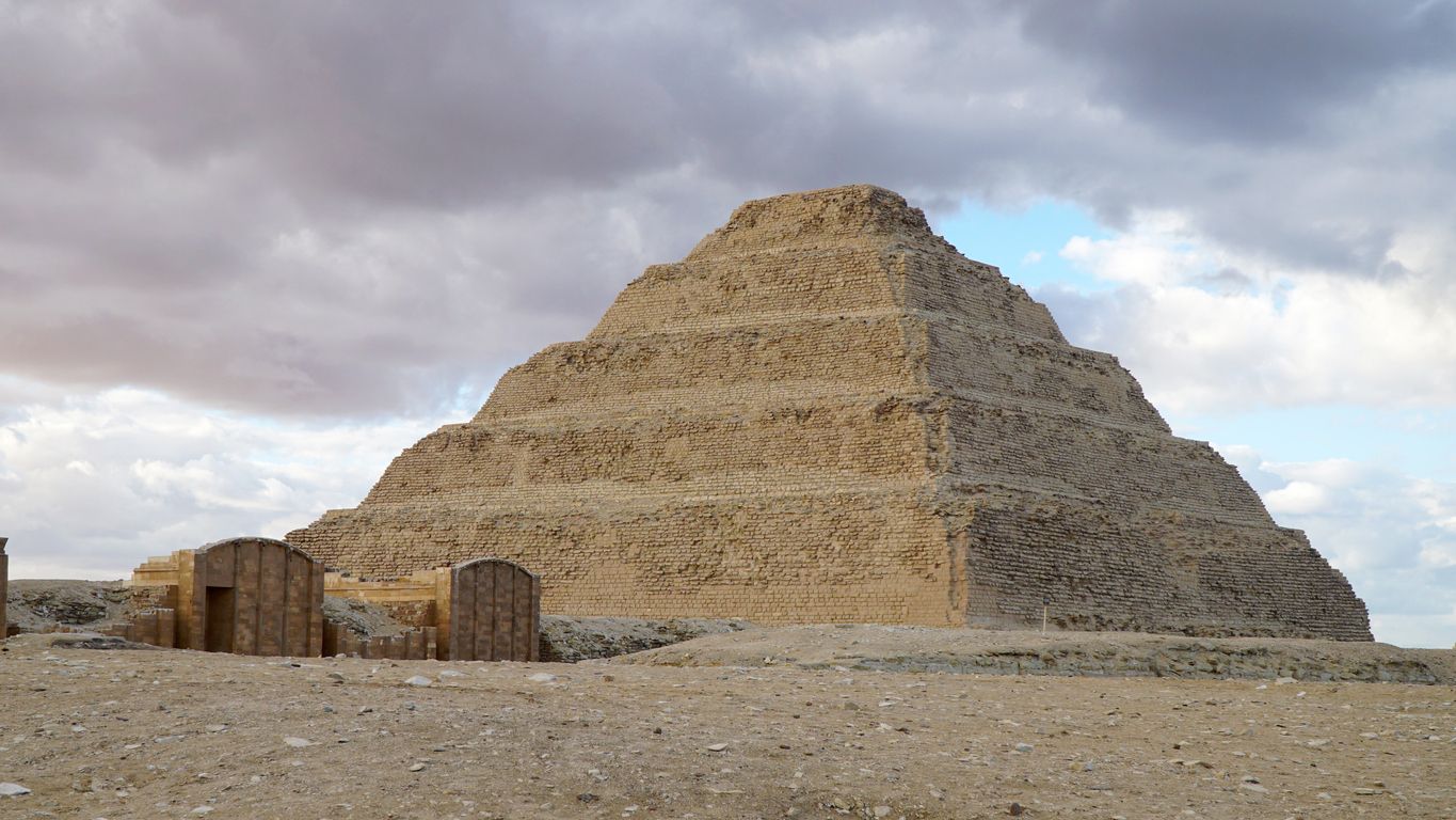 Die Stufenpyramide von König Djoser in Ägypten.