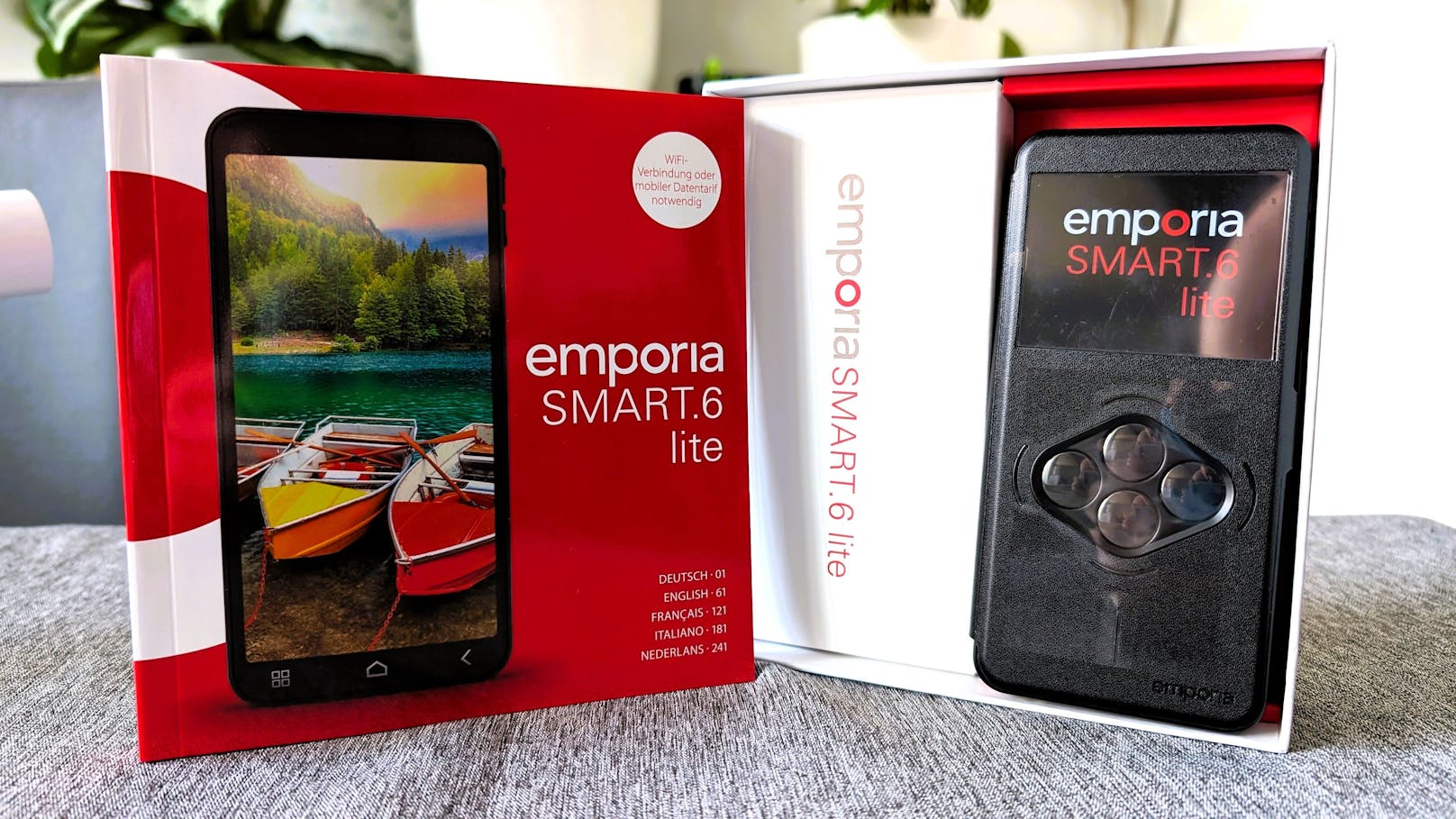 ...dafür mit viel Zubehör und einem praktischen Smart-Cover. Genau diesen Klassiker will emporia mit dem Smart.6lite um rund 250 Euro fortsetzen.