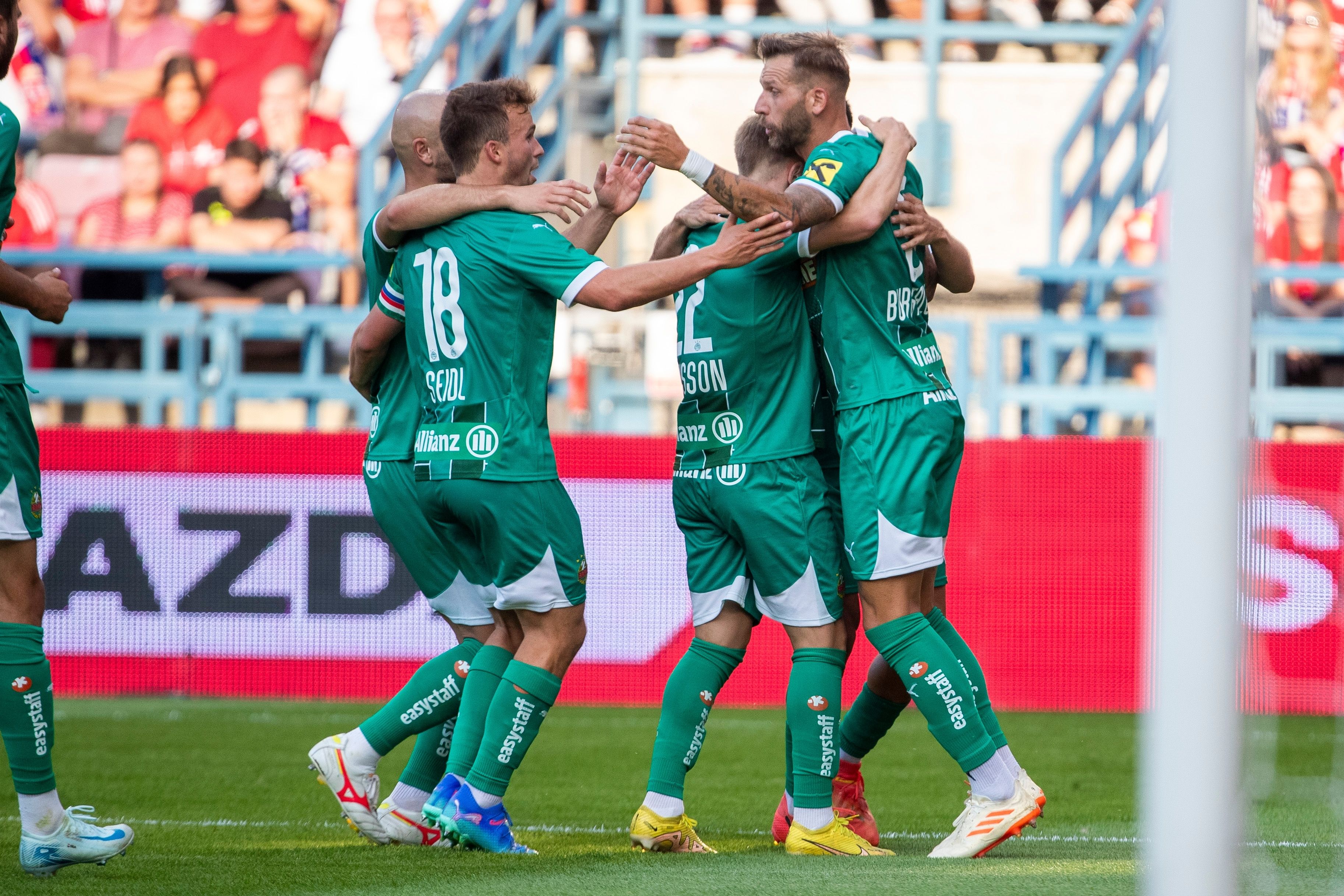 Matthias Seidl jubelte mit seinen Mitspielern.