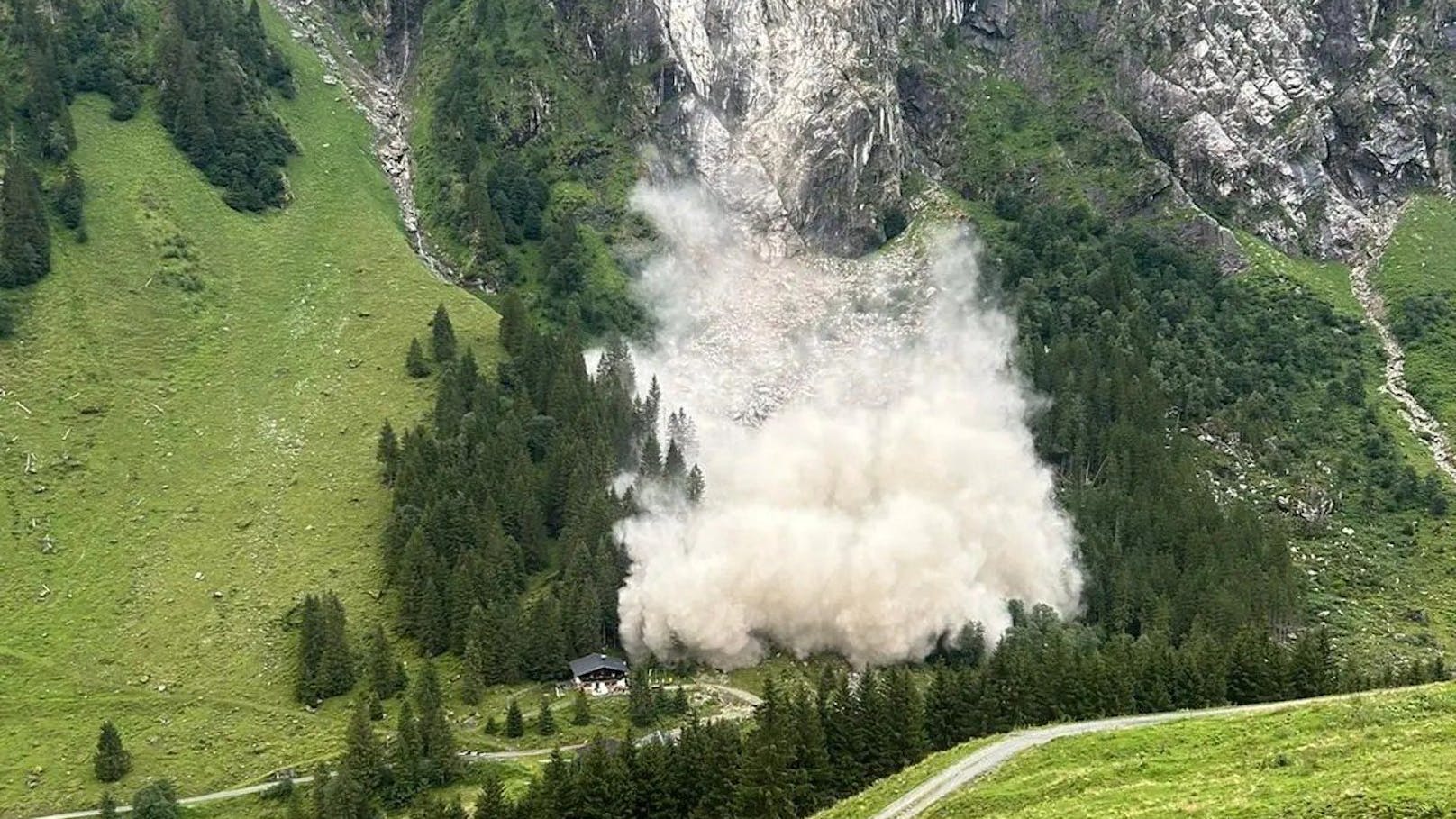 In Neukirchen am Großvenediger kam es am Donnerstag zu einem Felssturz. 