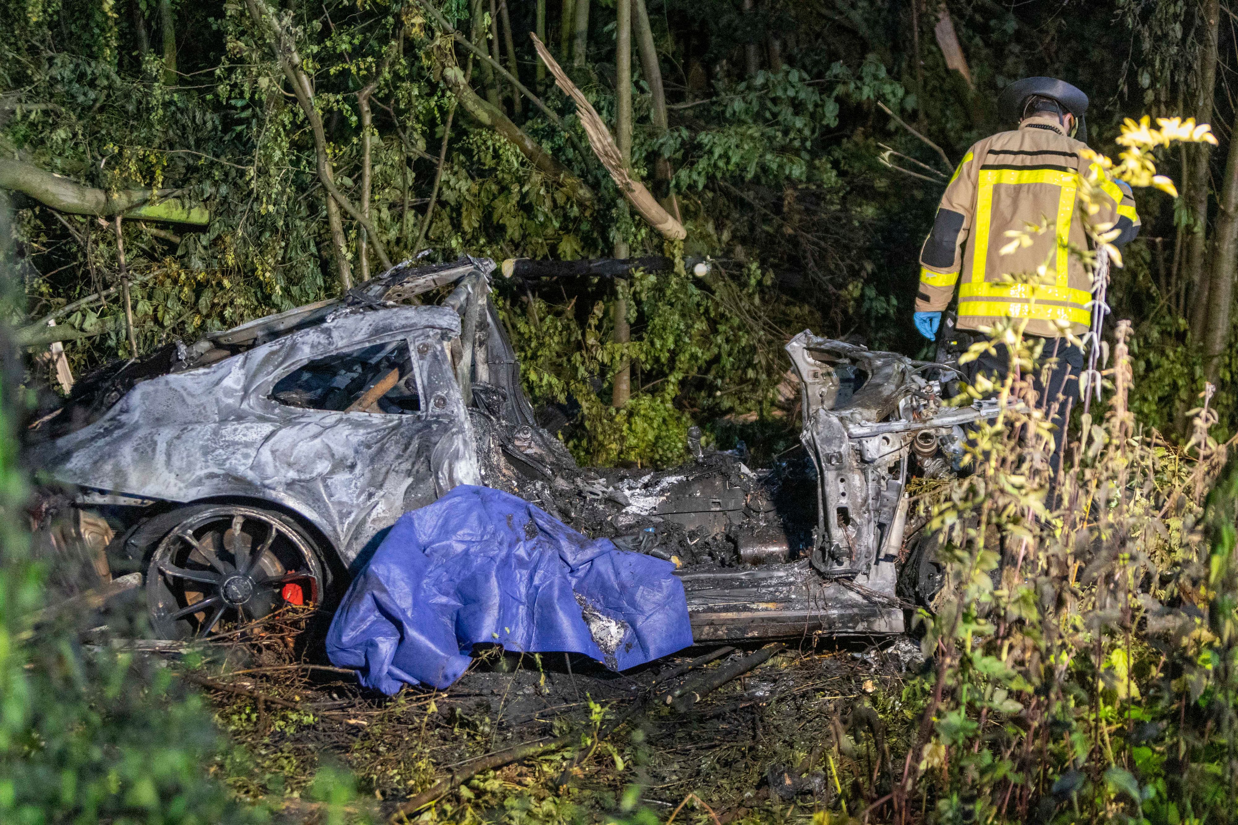 Nach dem tödlichen Unfall ist von dem 200.000 Euro-Porsche nicht mehr viel übrig.