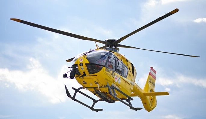 Der schwer verletzte Mann wurde nach dem Unfall im Lift nach St. Pölten geflogen.