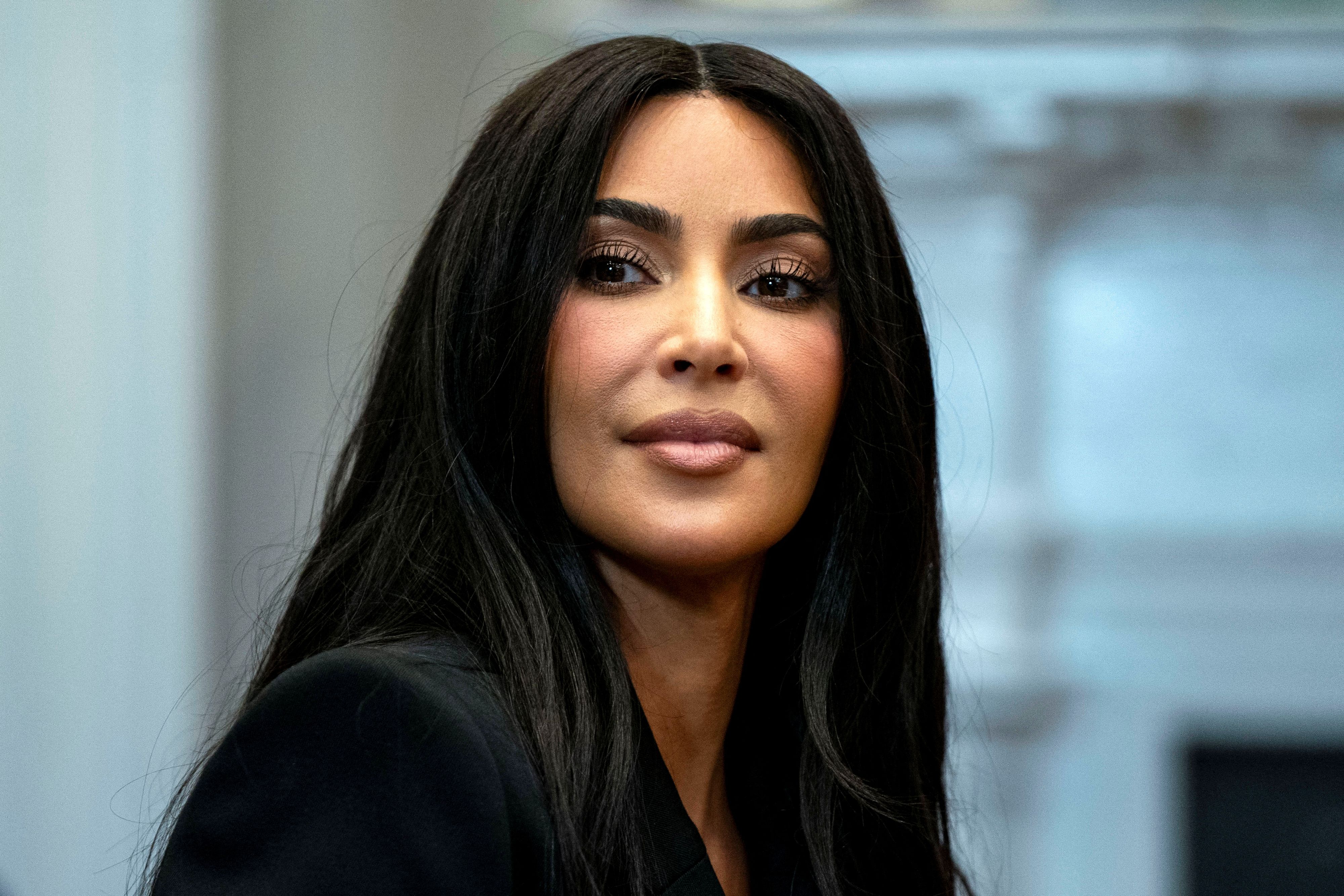 Kim Kardashian war 2016 in ihrer Luxusresidenz in Paris brutal überfallen worden.