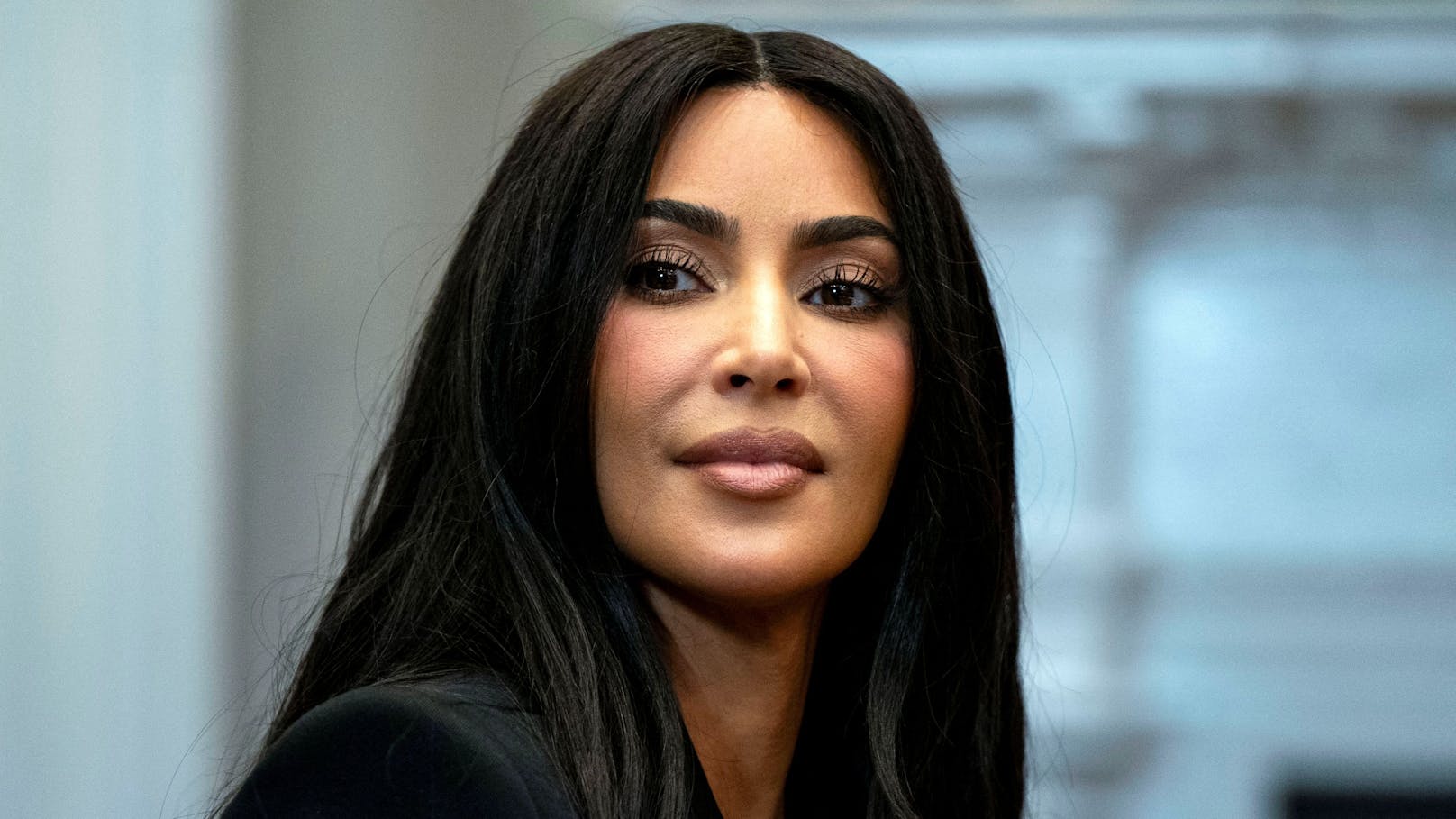 Wie die Queen! Kim Kardashian will ein Land regieren