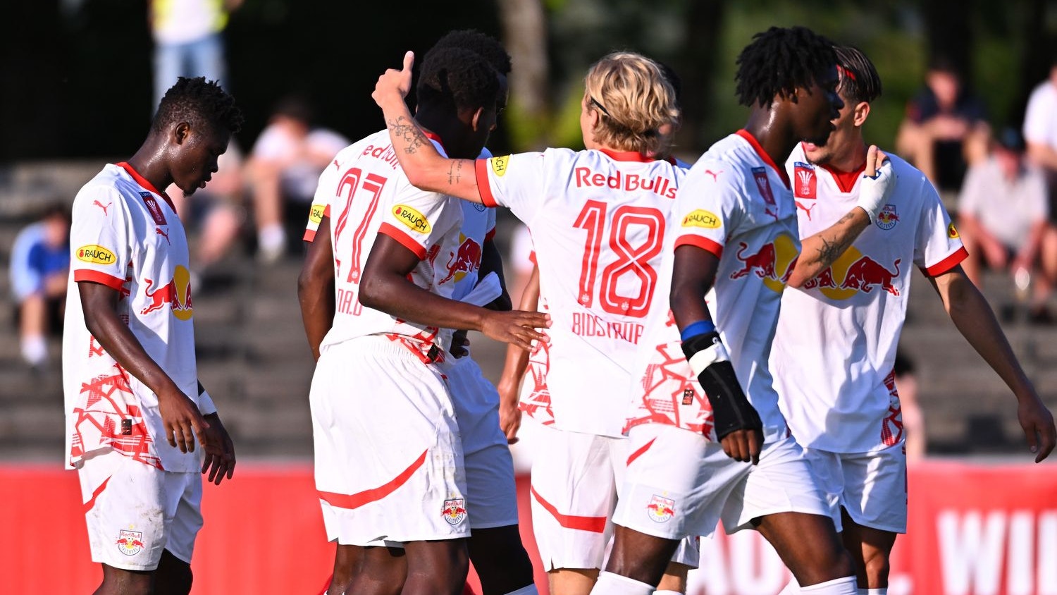 Red Bull Salzburg feiert den Aufstieg in der ersten ÖFB-Cuprunde. 