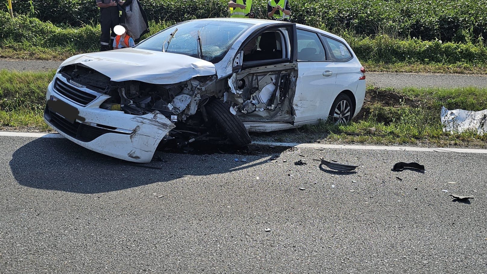 Lenkerin ohne Schein baut Crash – sieben Verletzte
