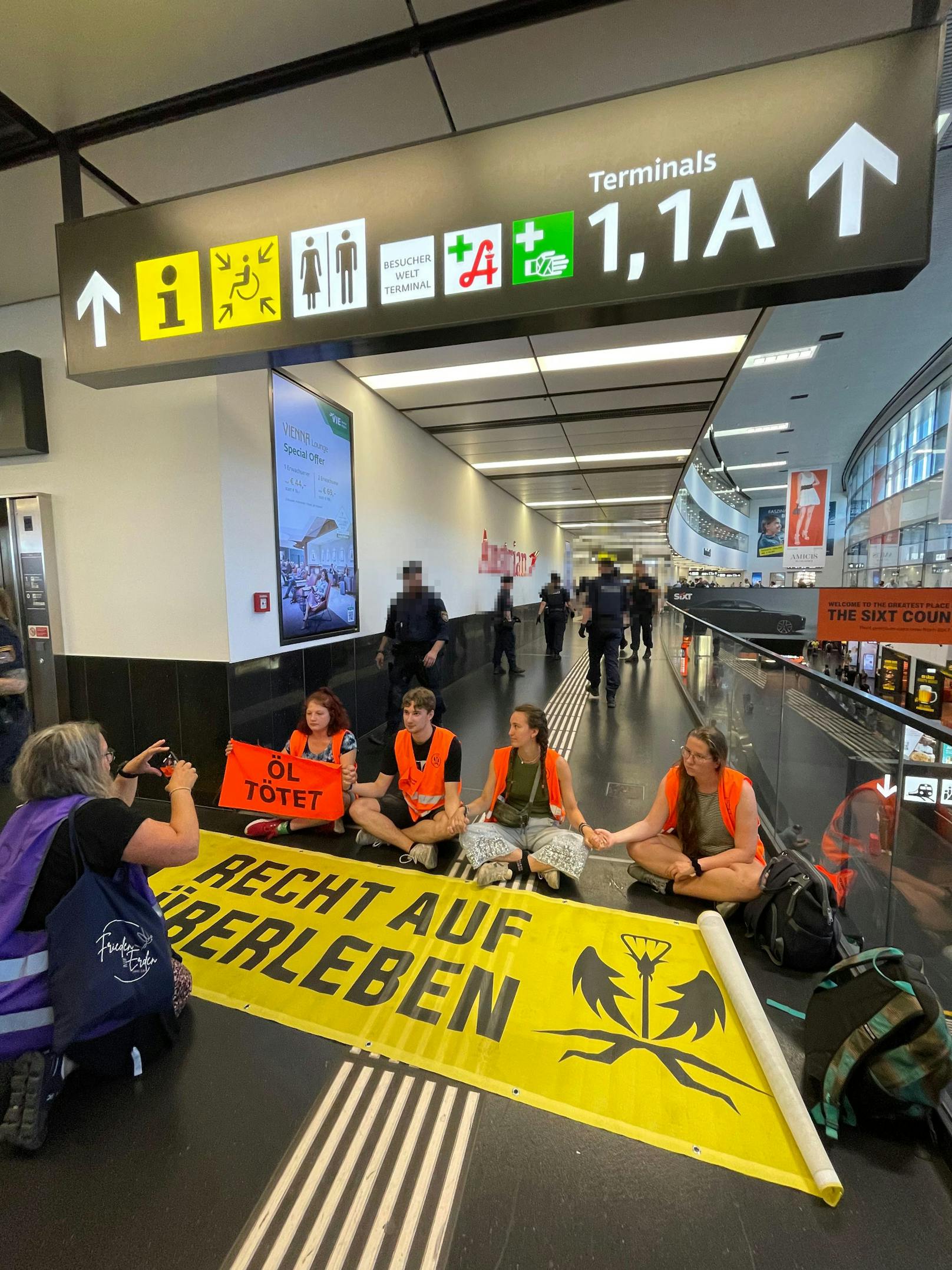 Eine große Protestwelle drohte die "Letzte Generation" erst Mitte der Woche an. Das Resultat am Samstag: Aktivisten, die Gedichte vorlesen.