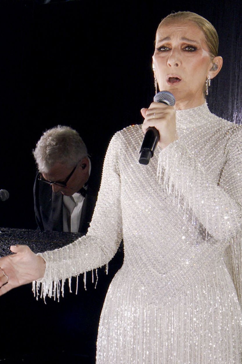 Celine Dion trotzte am Ende der Eröffnungszeremonie in Paris dem Regen