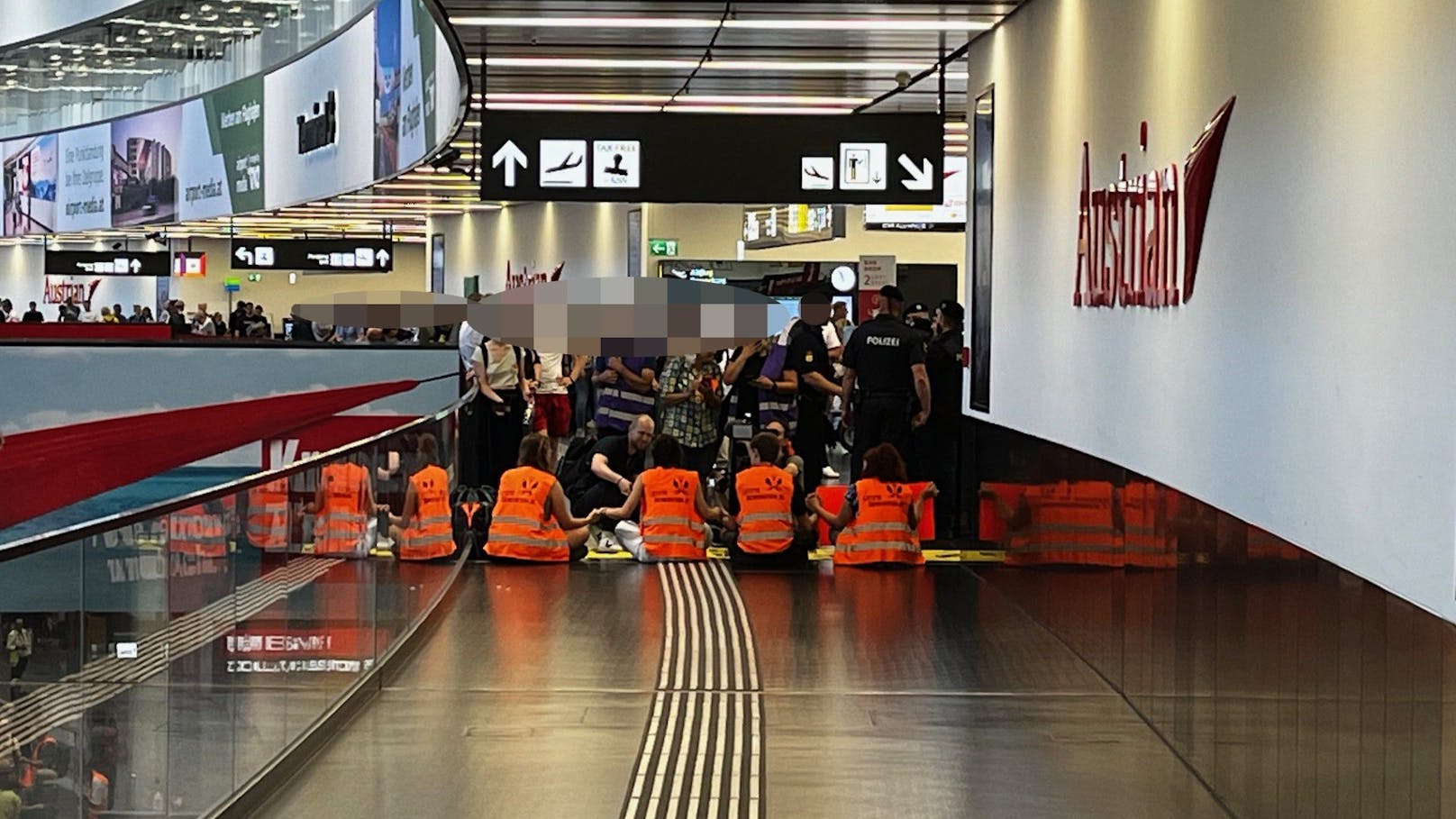 Eine große Protestwelle drohte die "Letzte Generation" erst Mitte der Woche an. Das Resultat am Samstag: Aktivisten, die Gedichte vorlesen.