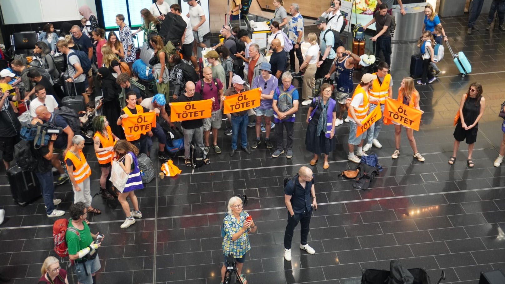 Eine große Protestwelle drohte die "Letzte Generation" erst Mitte der Woche an. Das Resultat am Samstag: Aktivisten, die Gedichte vorlesen.