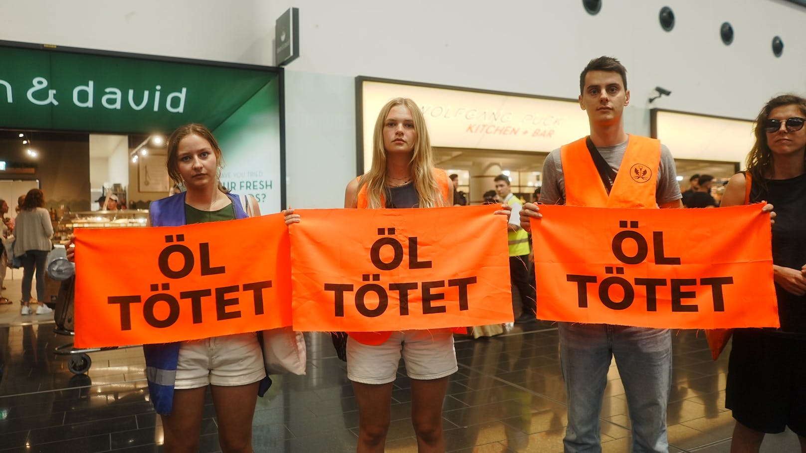 Eine große Protestwelle drohte die "Letzte Generation" erst Mitte der Woche an. Das Resultat am Samstag: Aktivisten, die Gedichte vorlesen.