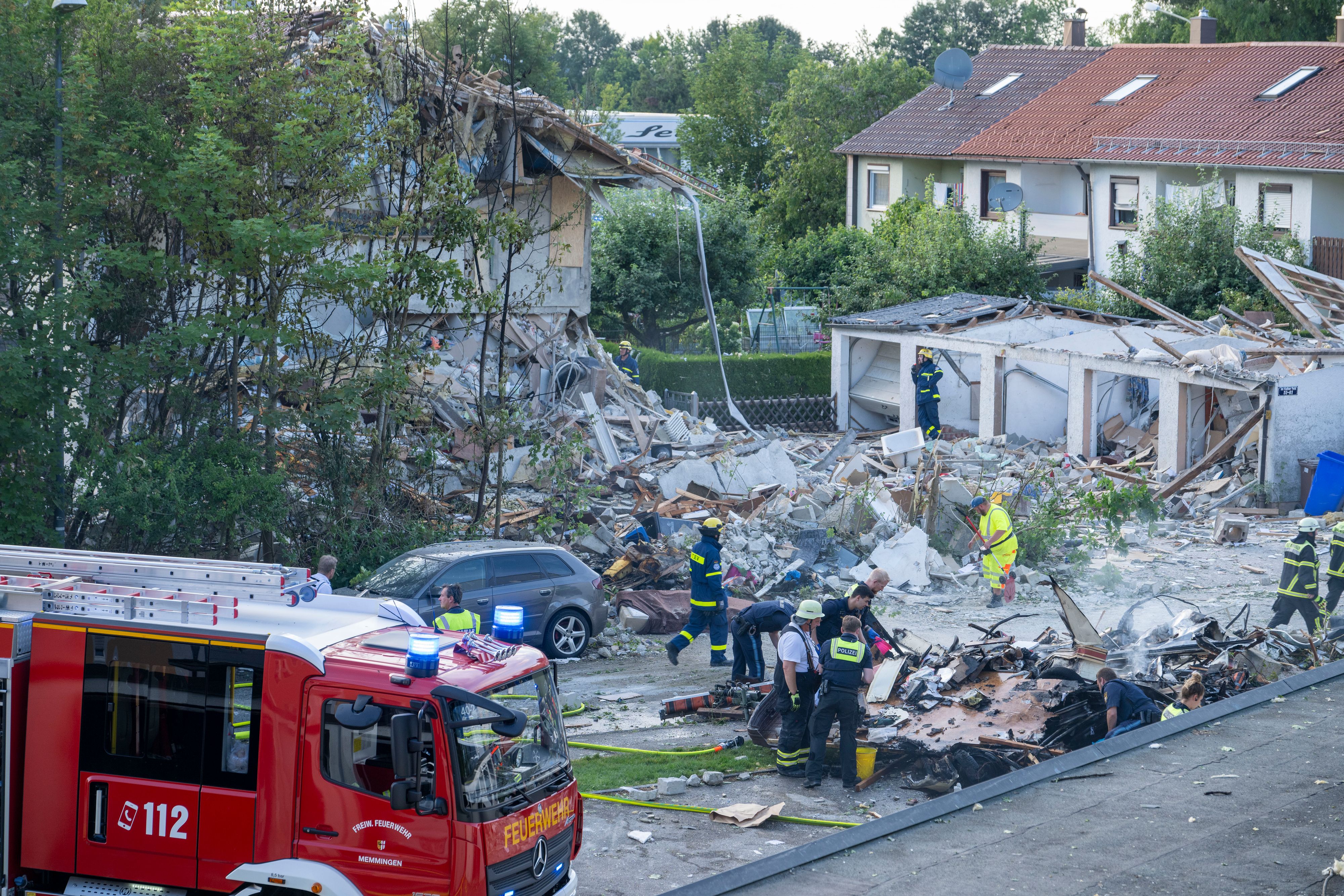 Eine Explosion in einem Wohnhaus in Memmingen hat ein Trümmerfeld hinterlassen.