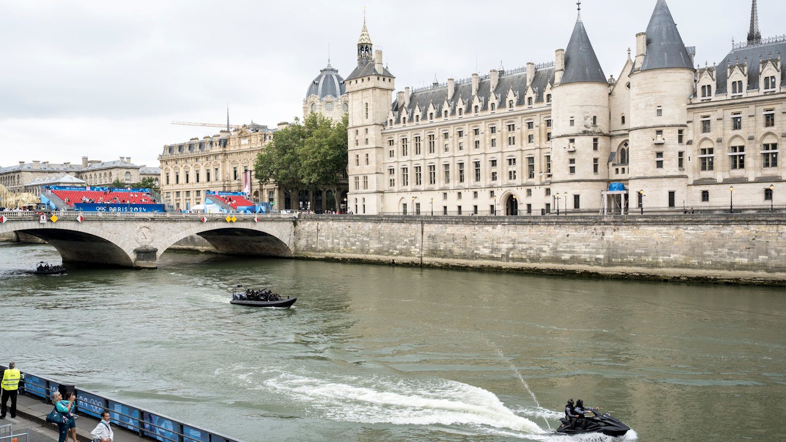 "Toilette von Paris!" Nächste Absage wegen Fäkal-Wasser