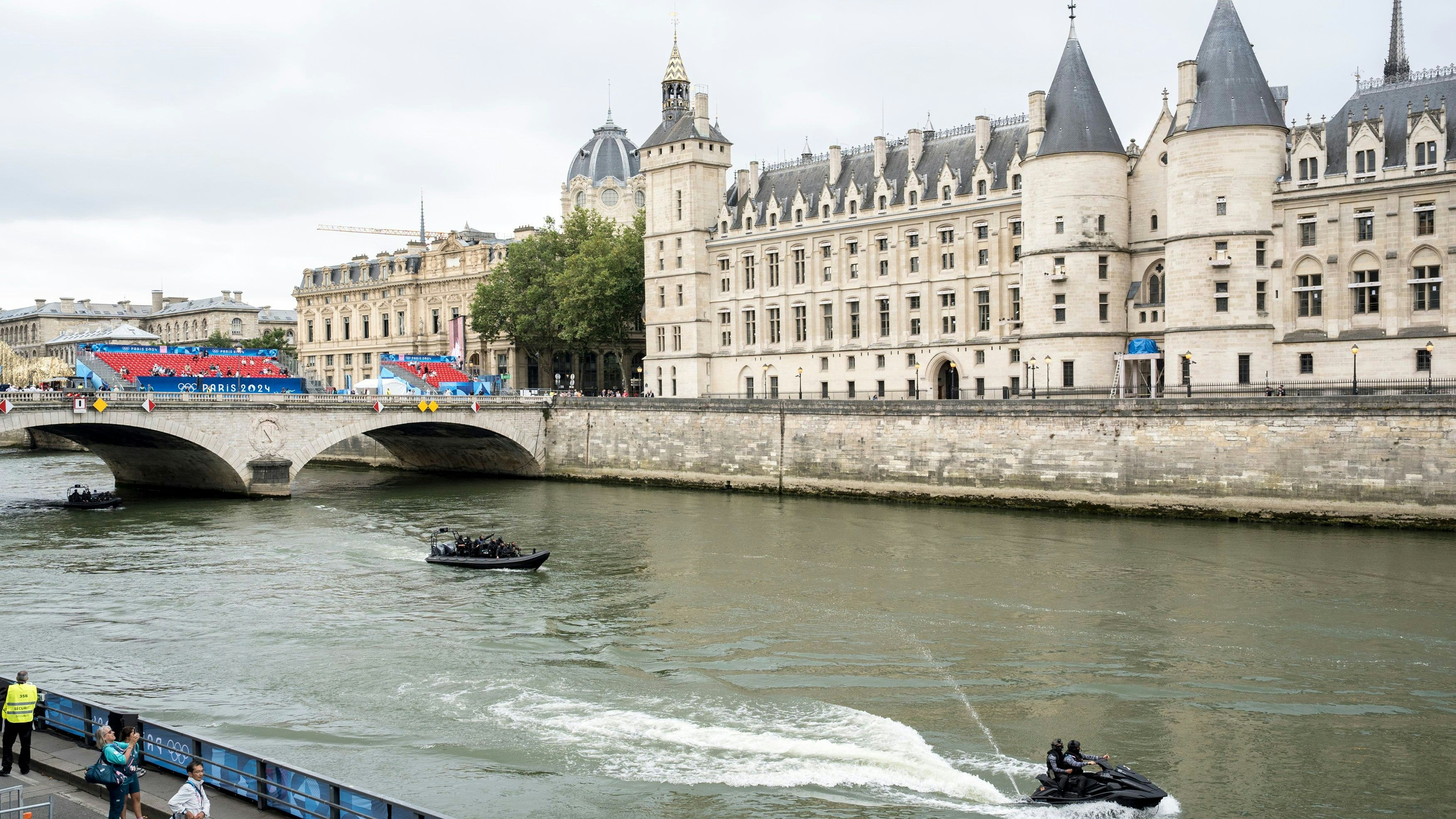Die Wasserqualität in der Seine sorgt für Ärger.