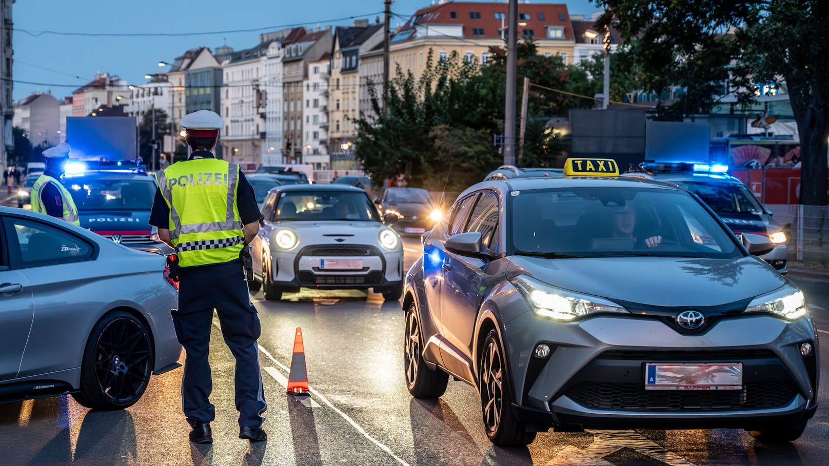 Polizei straft bei Kontrolle Hunderte Autolenker ab