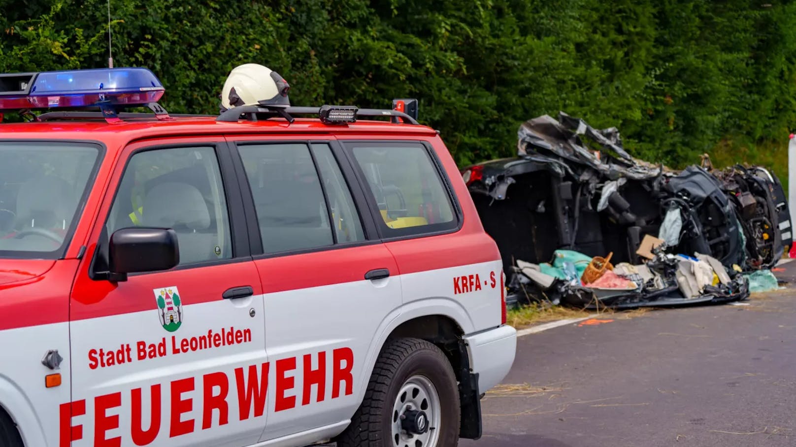 Für die Lenkerin kam jede Hilfe zu spät – trotz sofortigen Erste-Hilfe-Maßnahmen verstarb sie noch an der Unfallstelle.