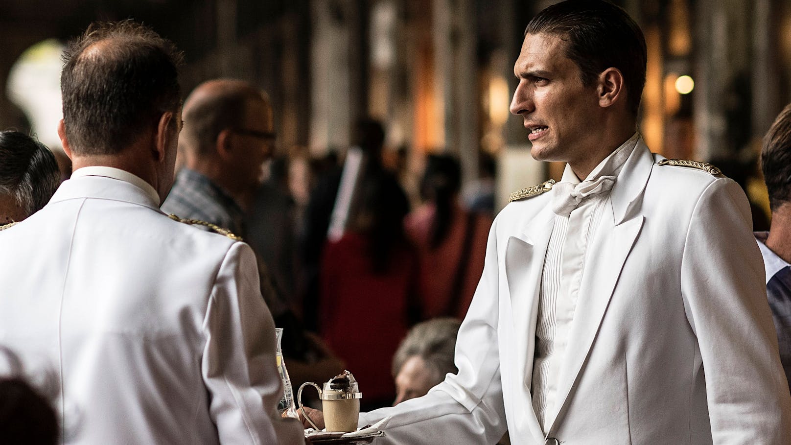 Traditionscafé in Venedig lockert den Dresscode