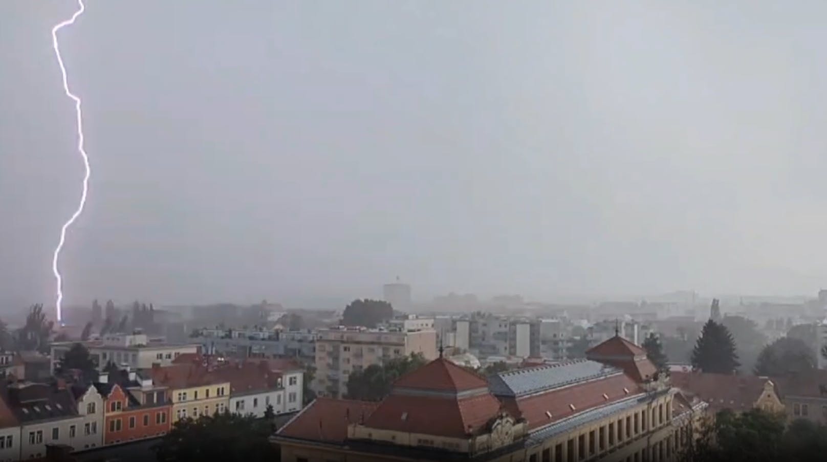 Unwetter-Gefahr! Hagel-Gewitter wüten in Österreich