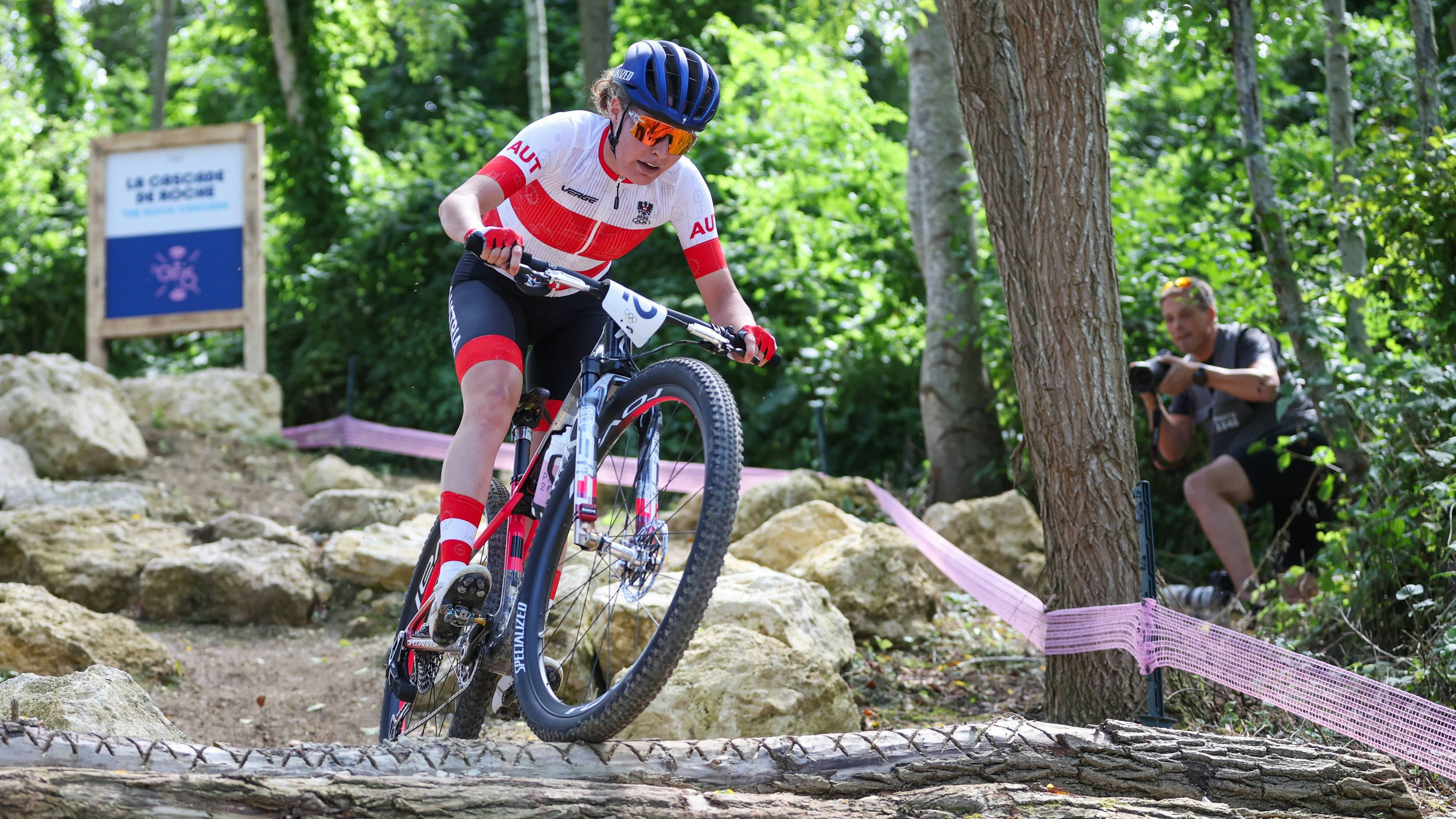 Laura Stigger im Olympischen Mountainbike-Rennen.