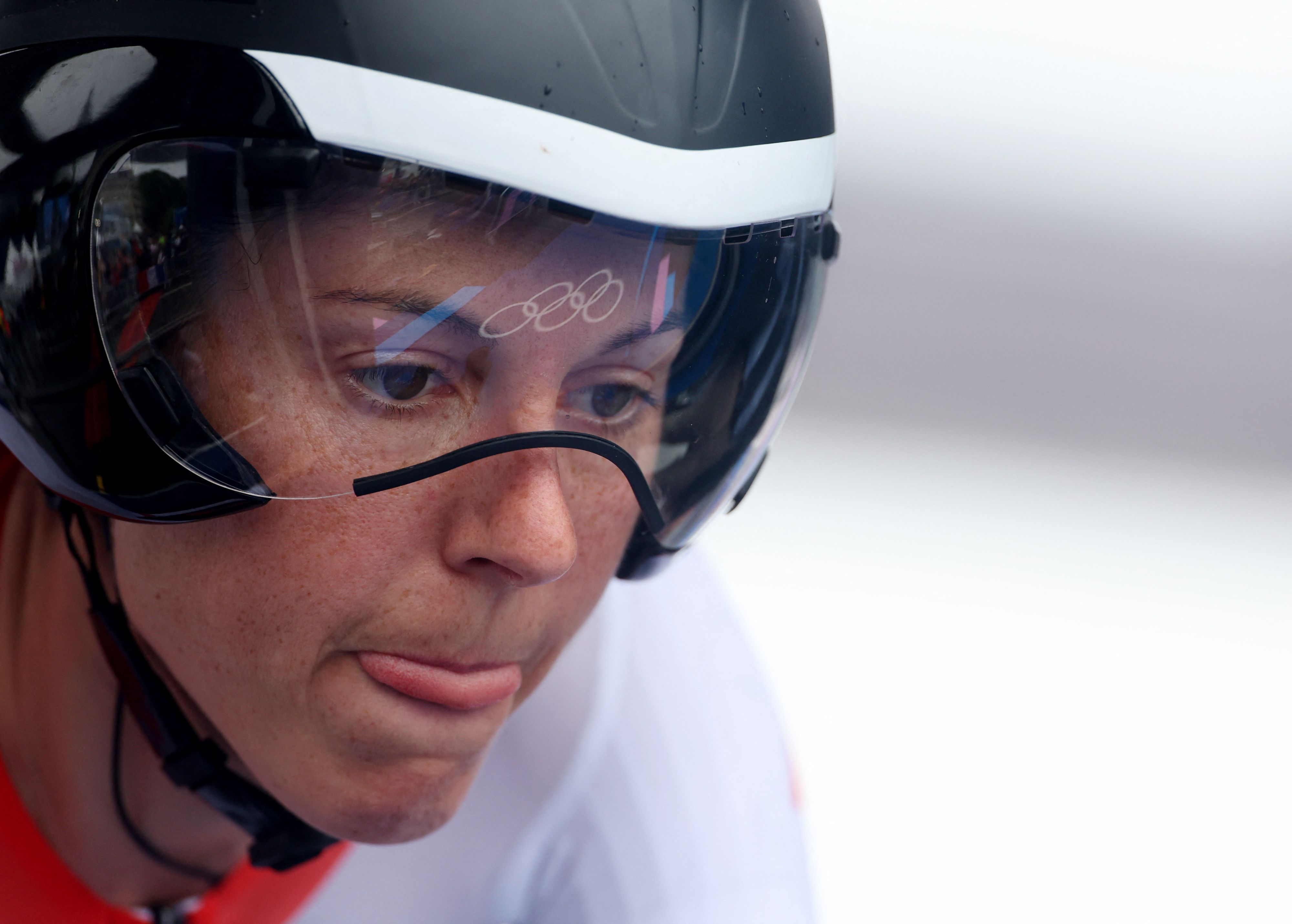 Anna Kiesenhofer ist nach dem Zeitfahren enttäuscht.