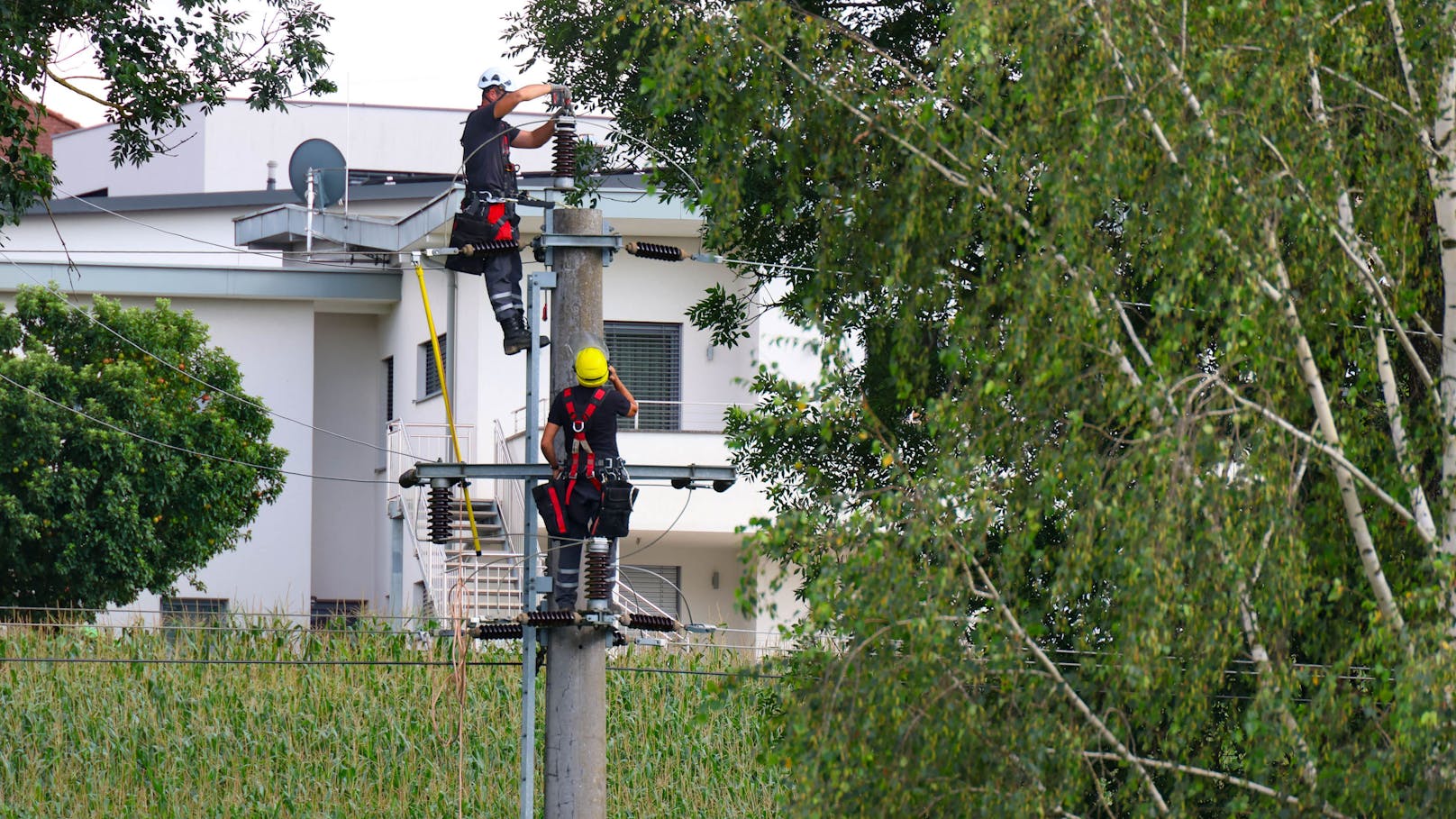 Masten in Brand! Haushalte in OÖ plötzlich ohne Strom