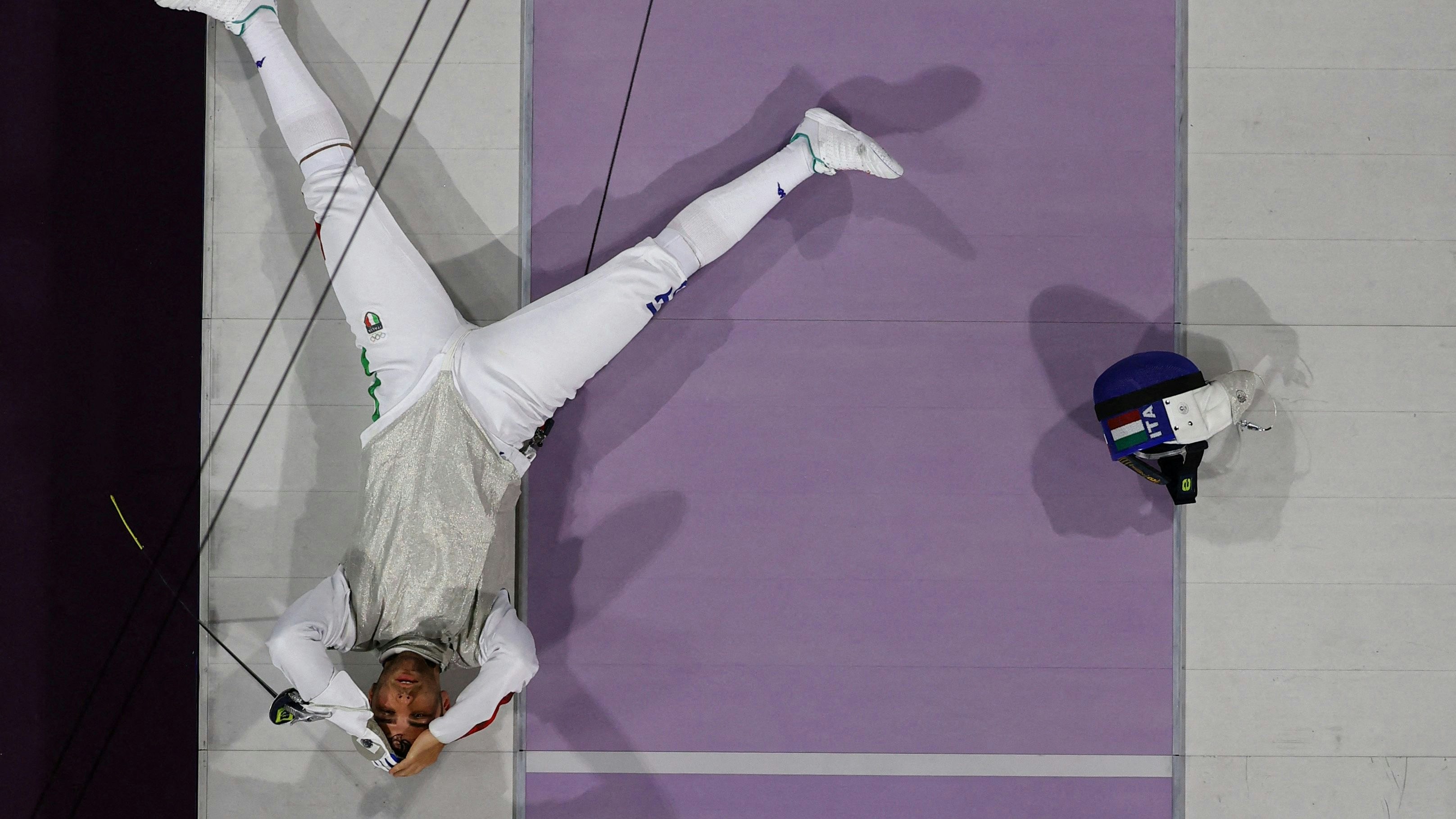 Do legst di nieda: Der Italiener Filippo Macchi hat eben Gold verspielt. Oder verstochen.