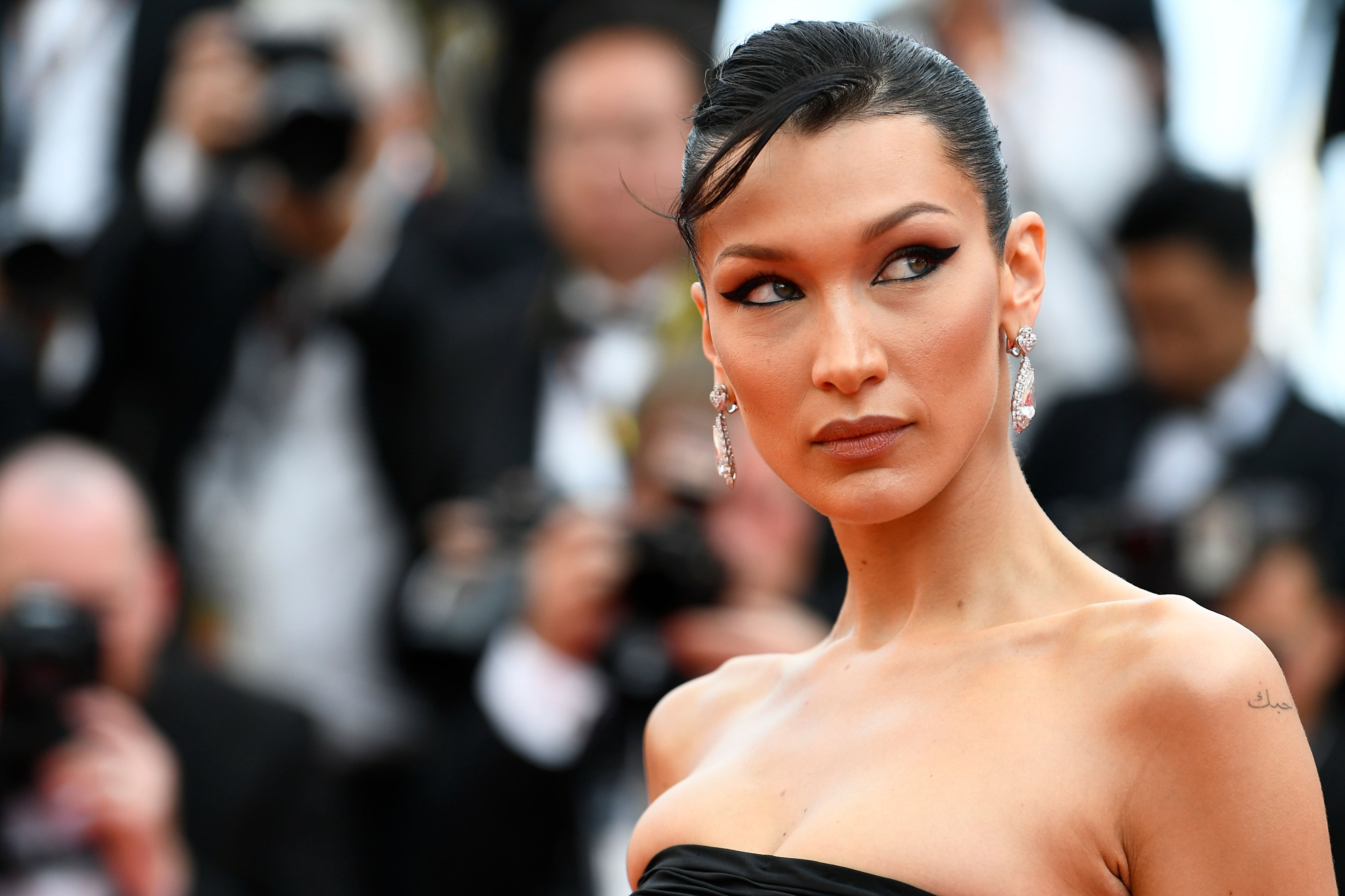 Bella Hadids Kampagne für Adidas muss jetzt 