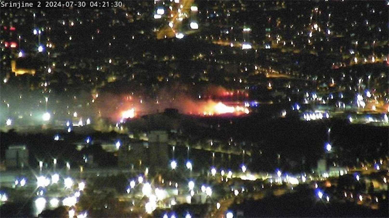 In der Nacht auf Dienstag artete im Süden Kroatiens ein verheerender Brand aus. Direkt vor Split entfachte sich gegen 2.30 Uhr das Feuer.