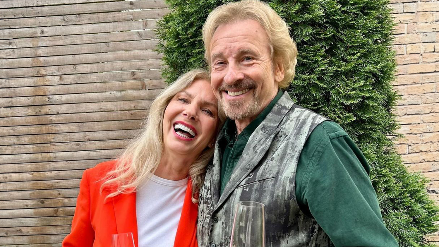 Seit 2019 sind Thomas Gottschalk und Karina Mroß offiziell ein Paar.